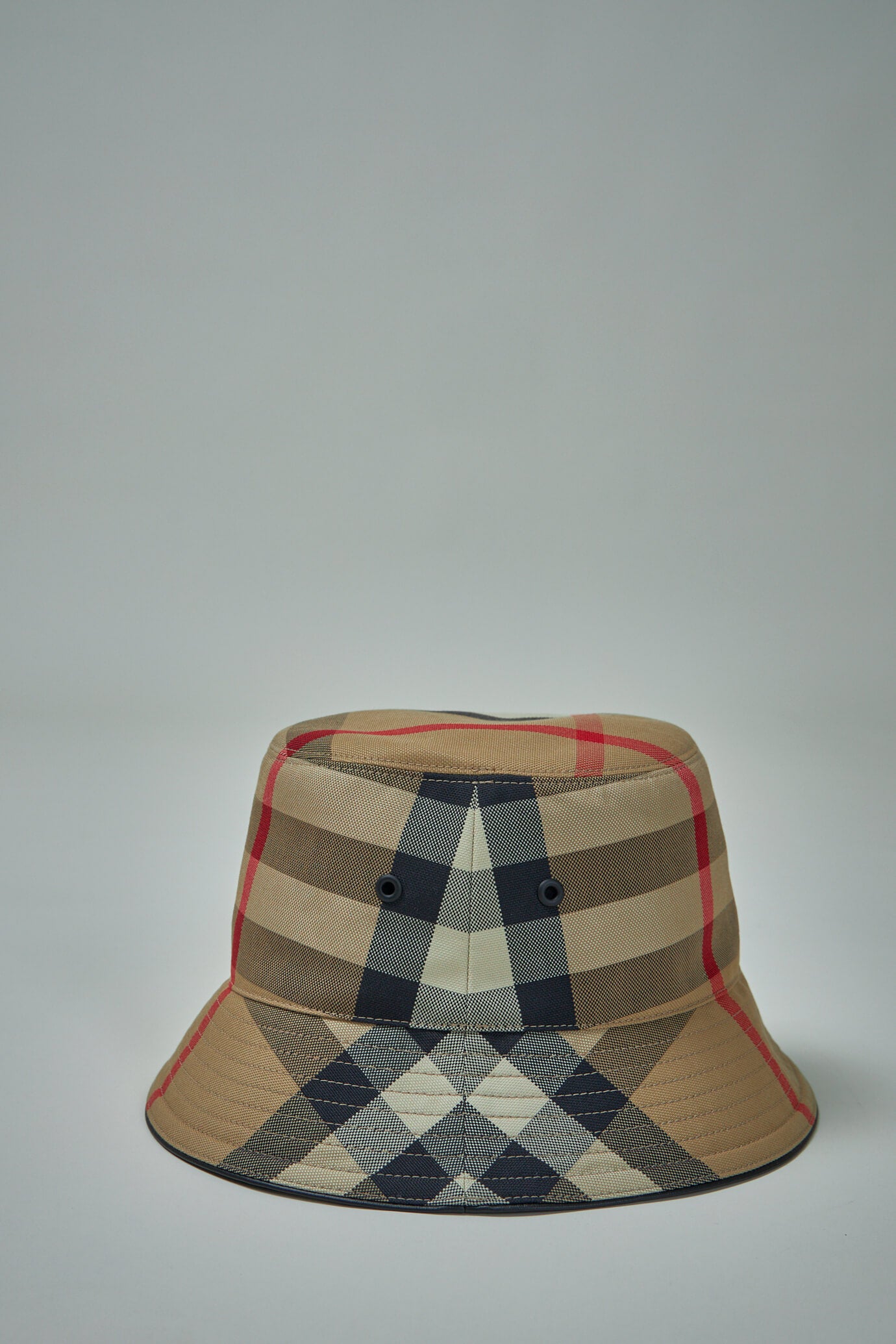 Bucket 3C Check / archive black