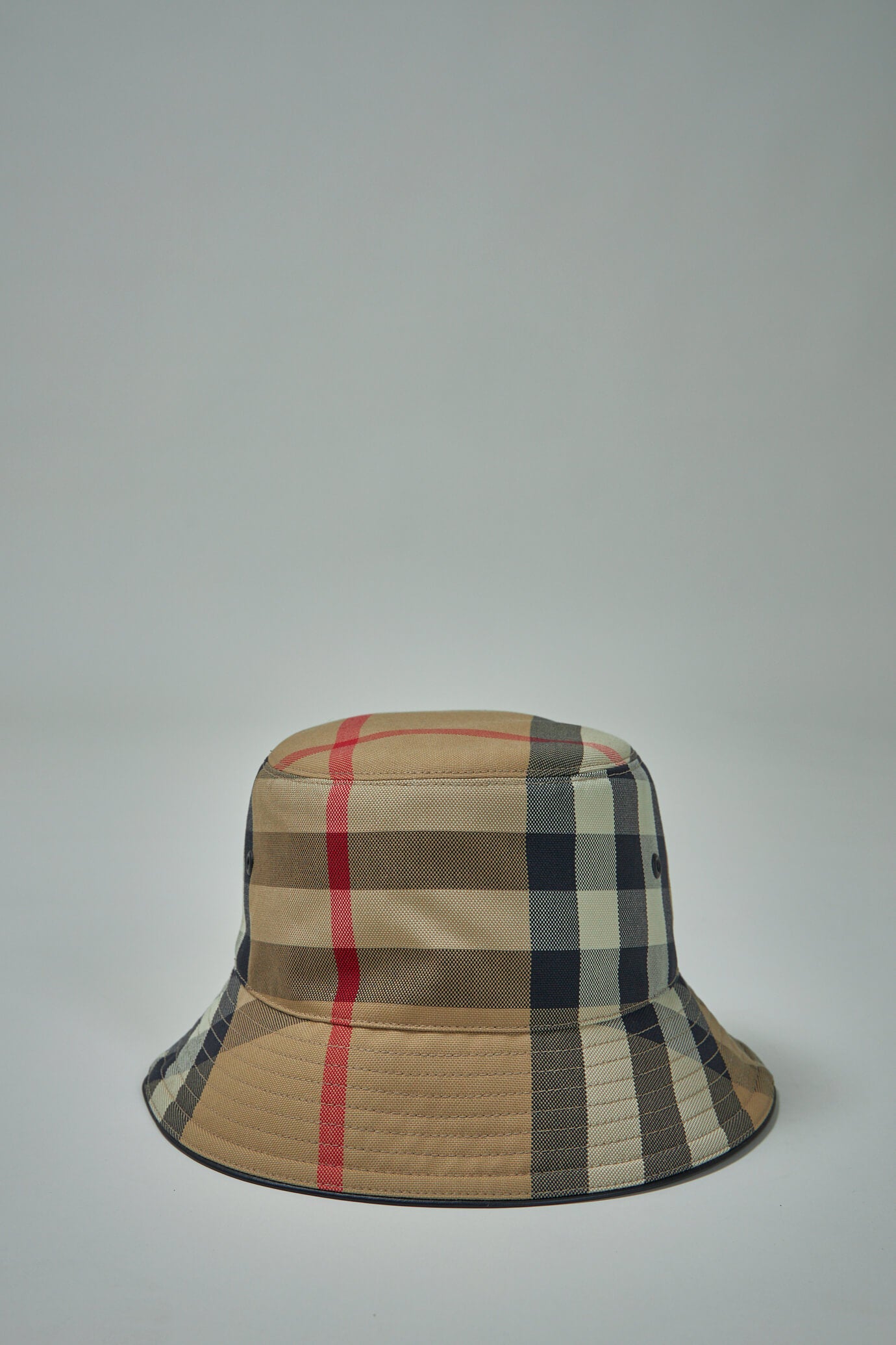 Bucket 3C Check / archive black