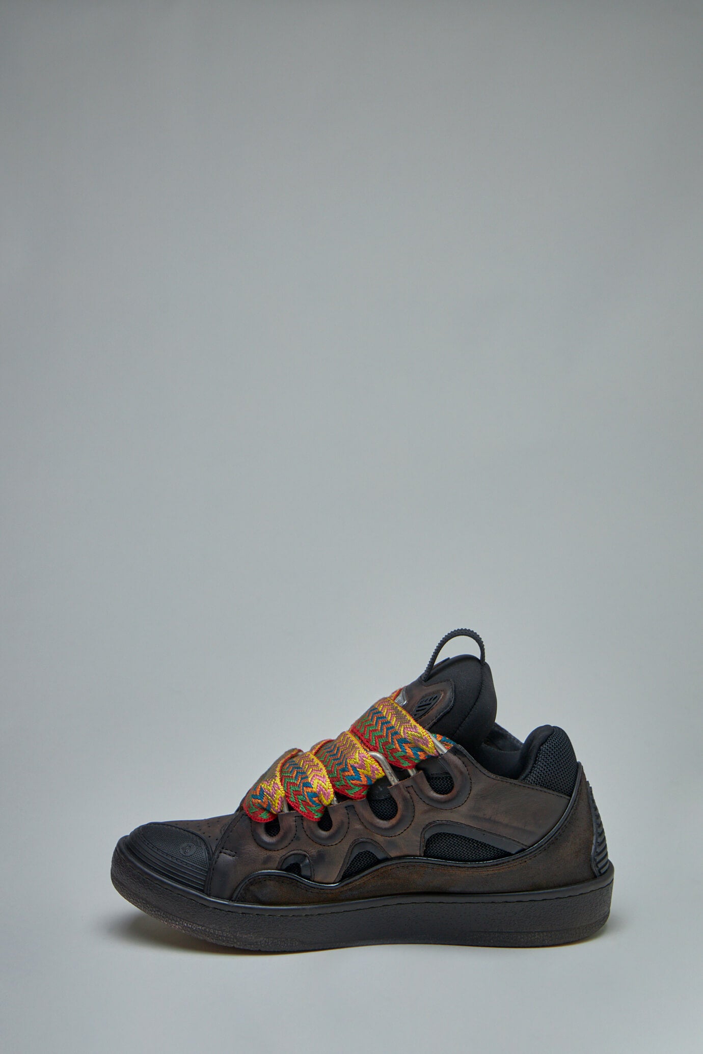 Curb Sneakers