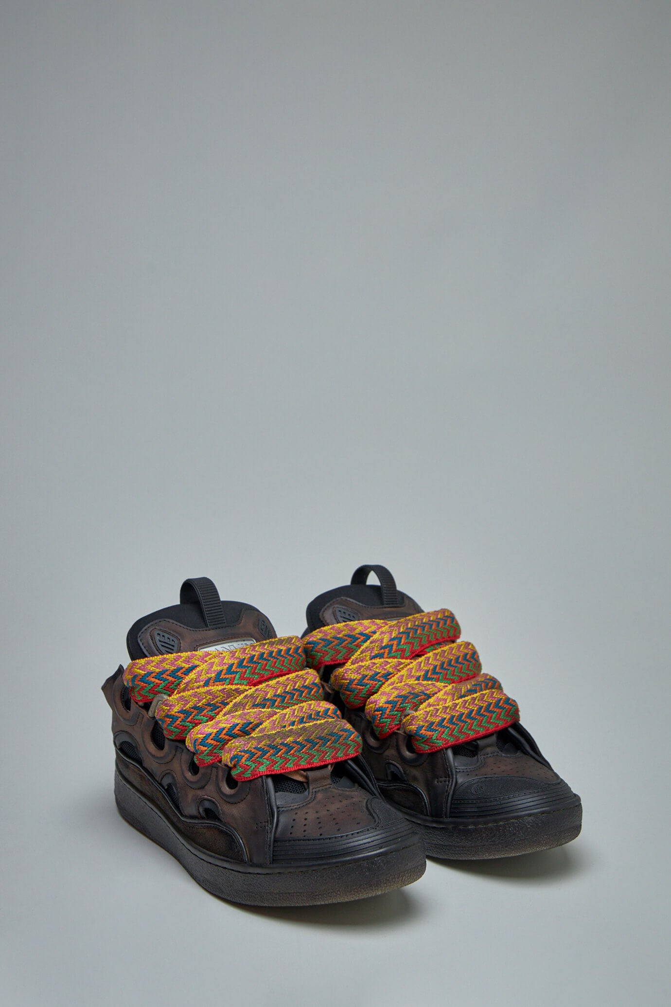 Curb Sneakers