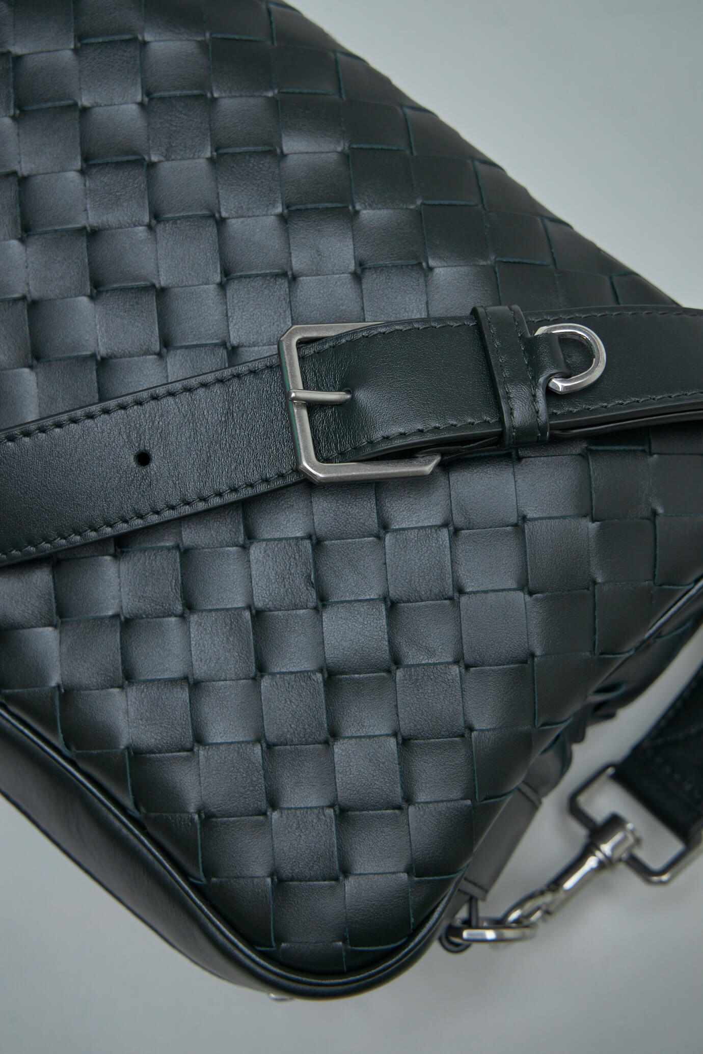 Medium Intrecciato Camera Bag