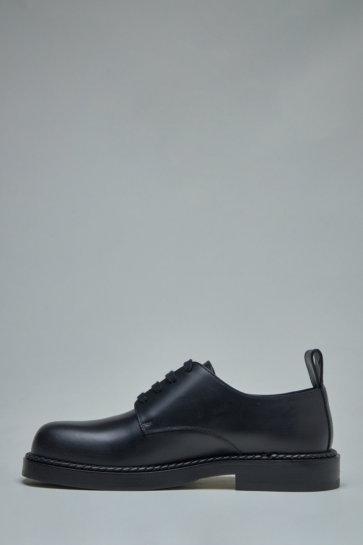 Wardrobe Lace Up