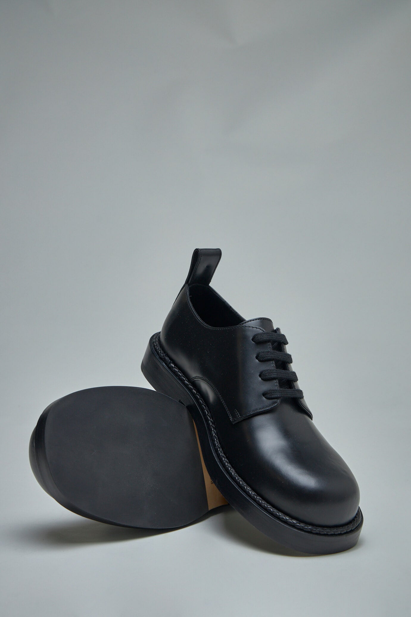 Wardrobe Lace Up