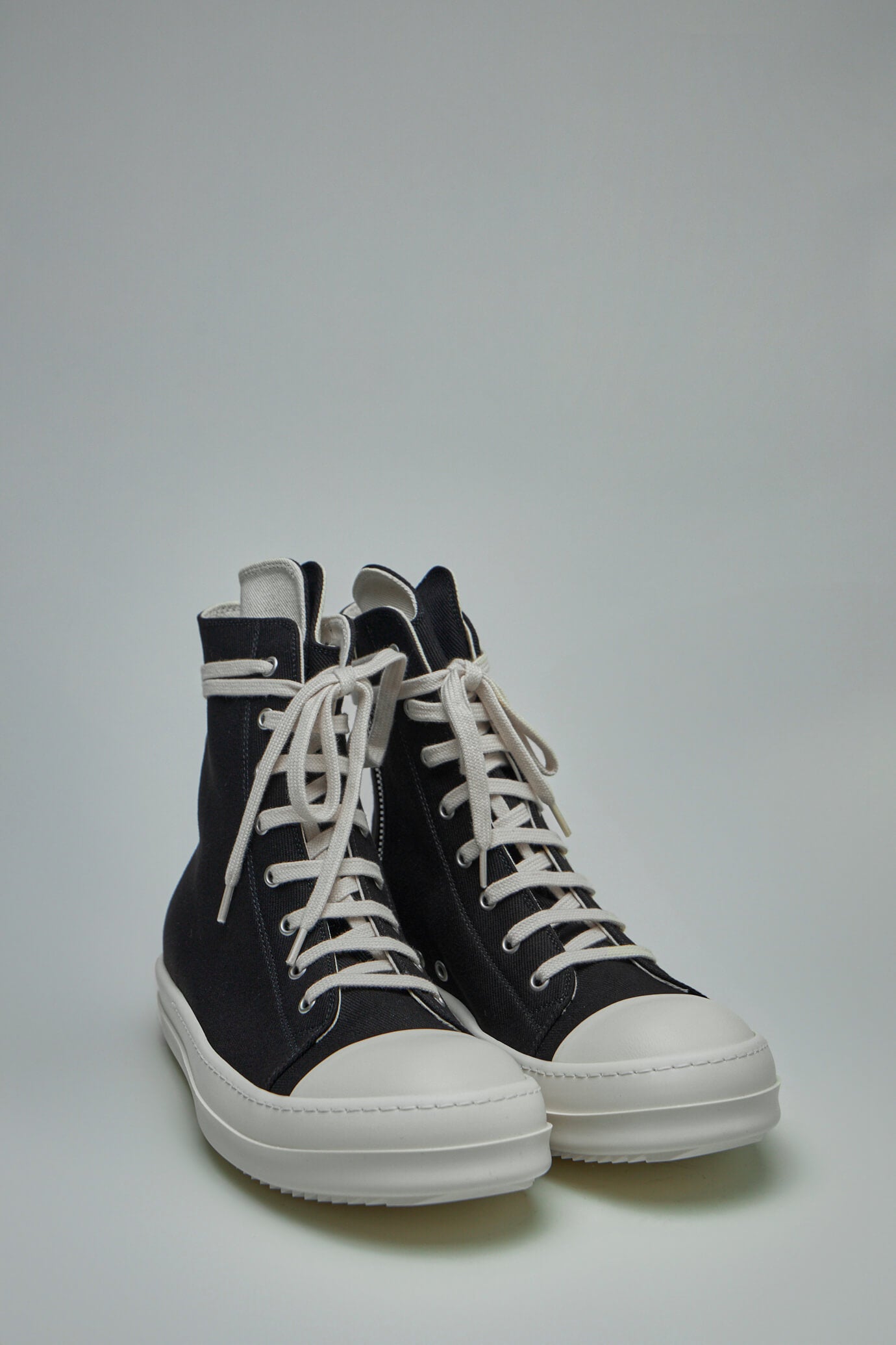 Sneaks
