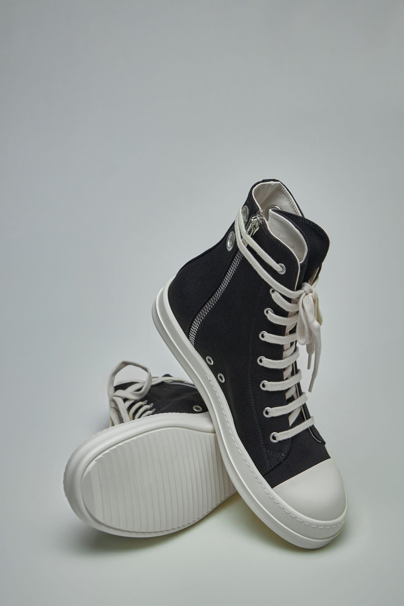 Sneaks