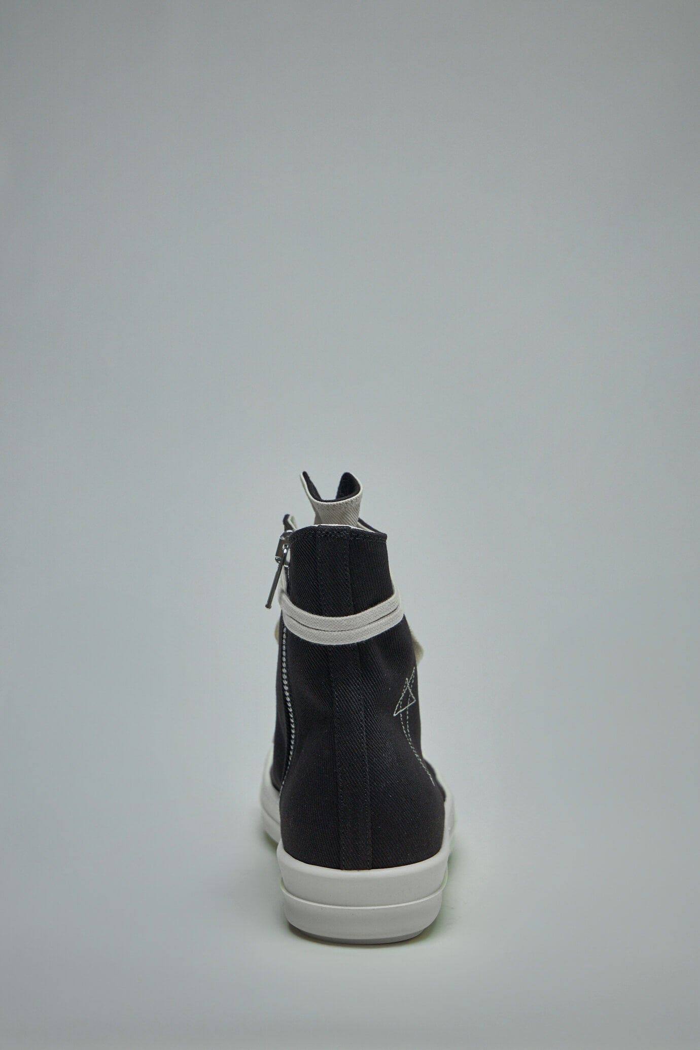 Sneaks
