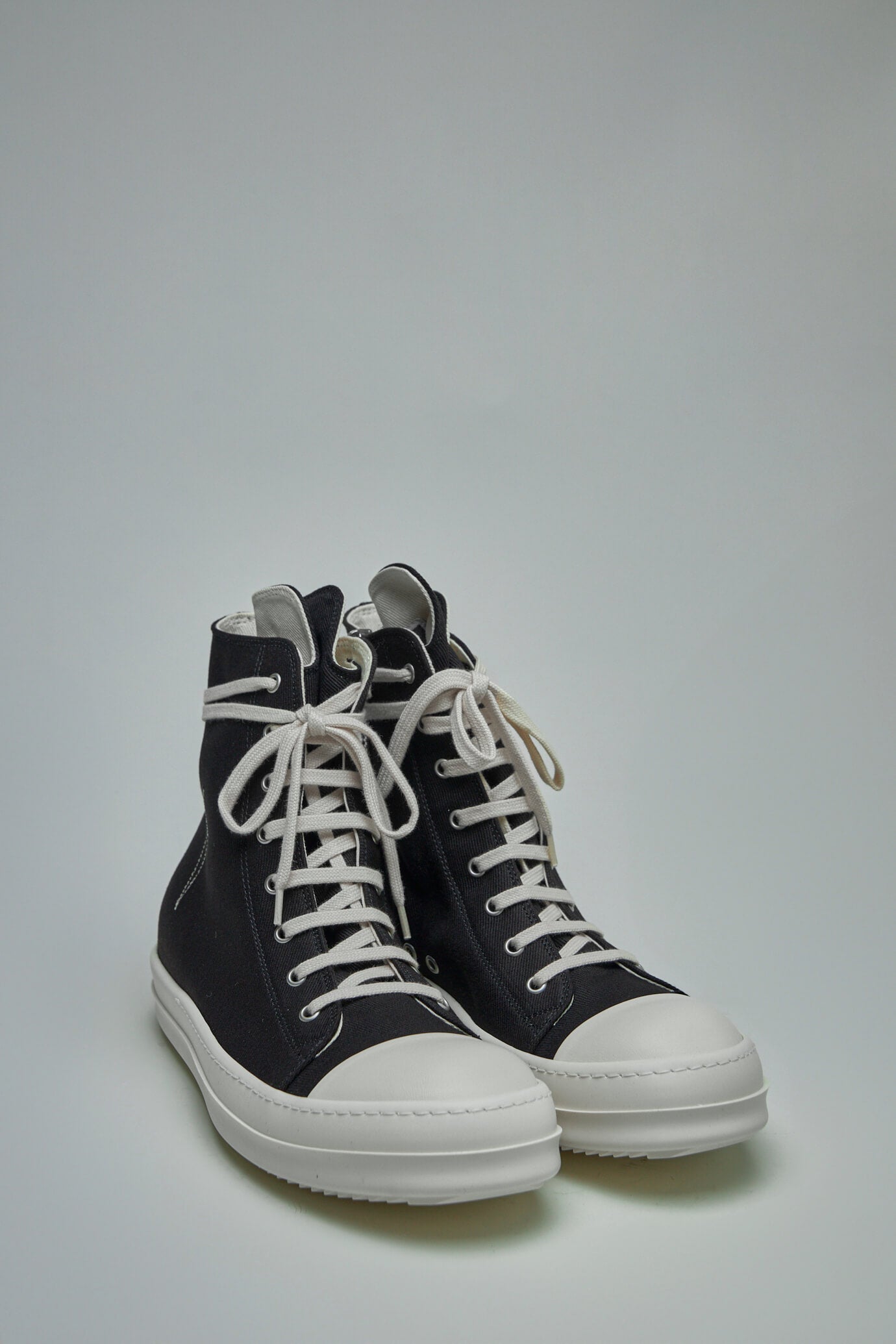 Sneaks