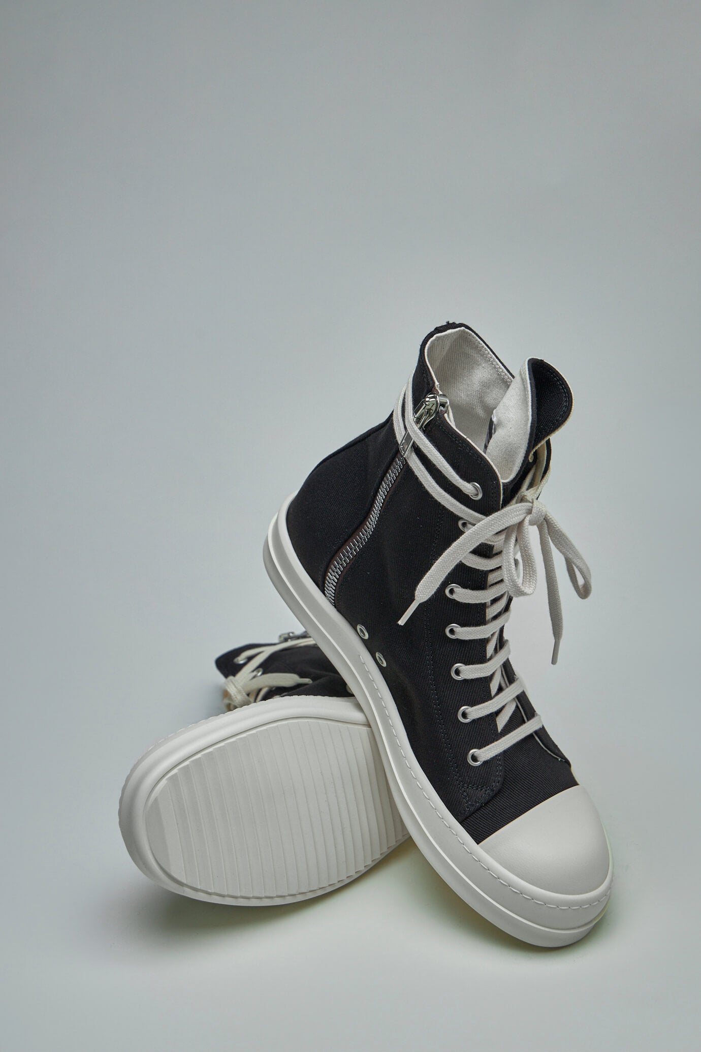 Sneaks