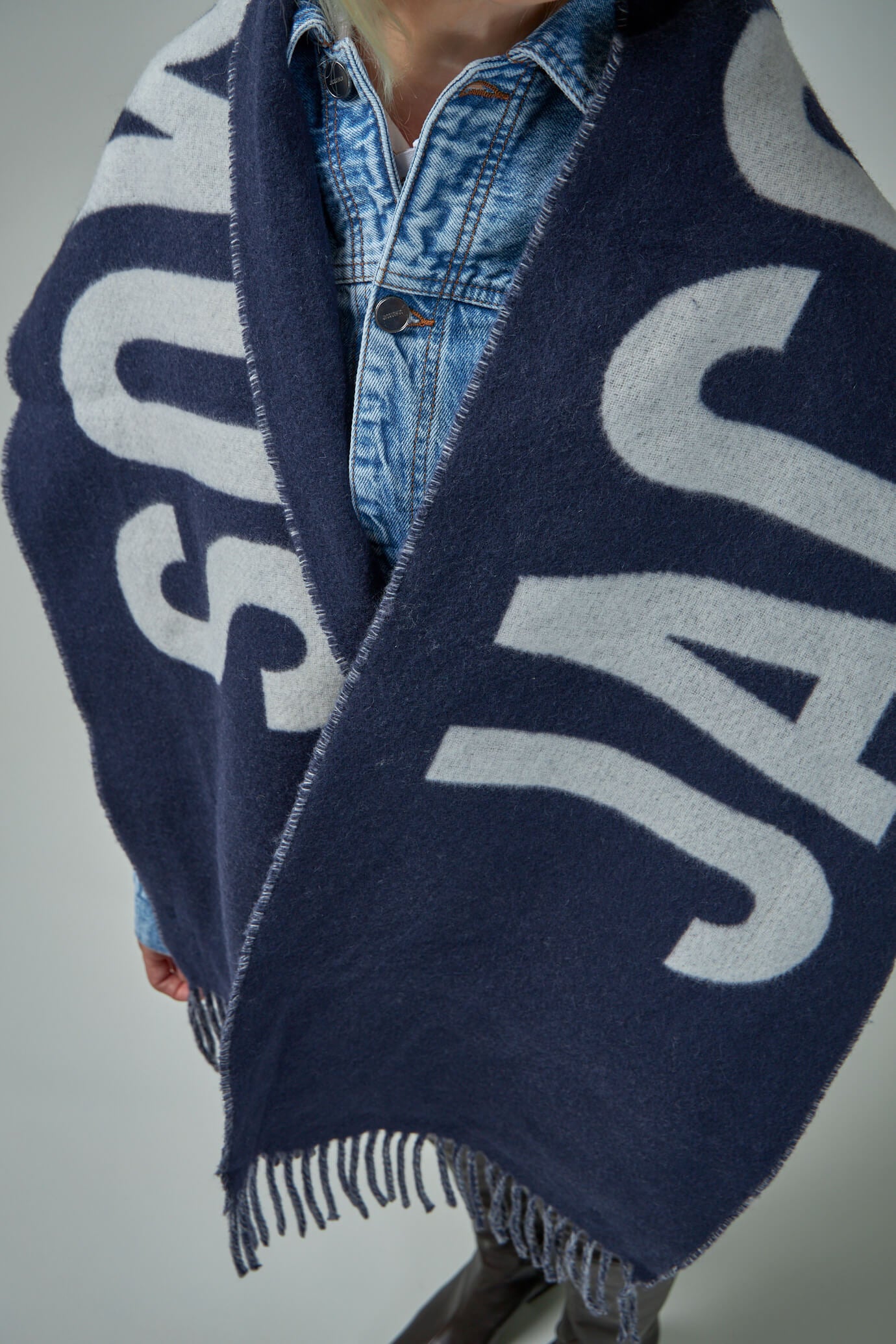 L´echarpe Jacquemus