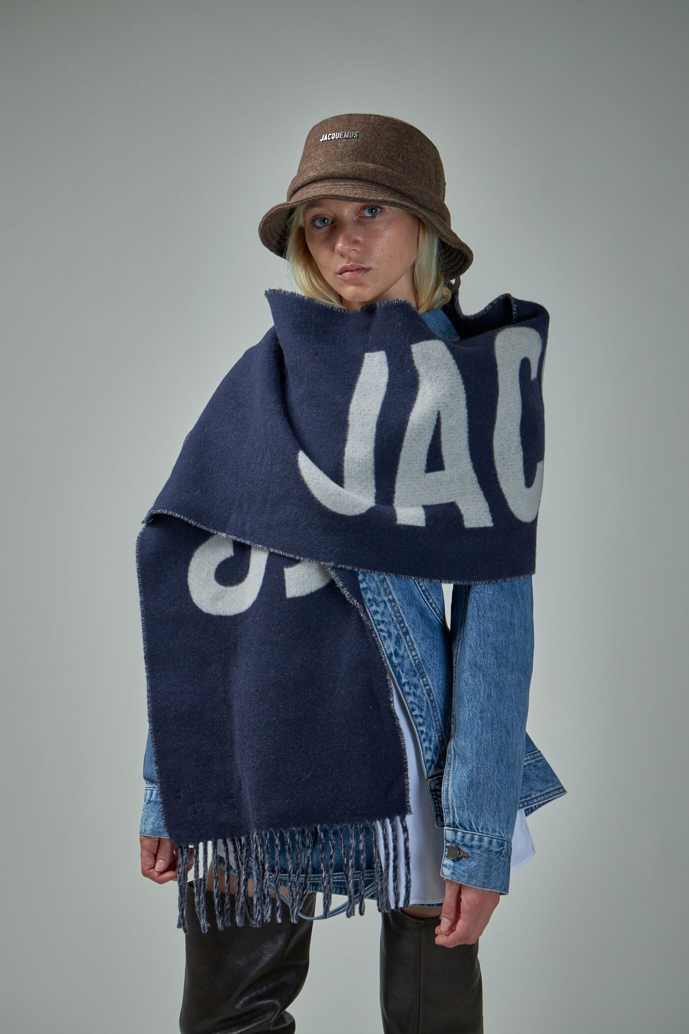 L´echarpe Jacquemus