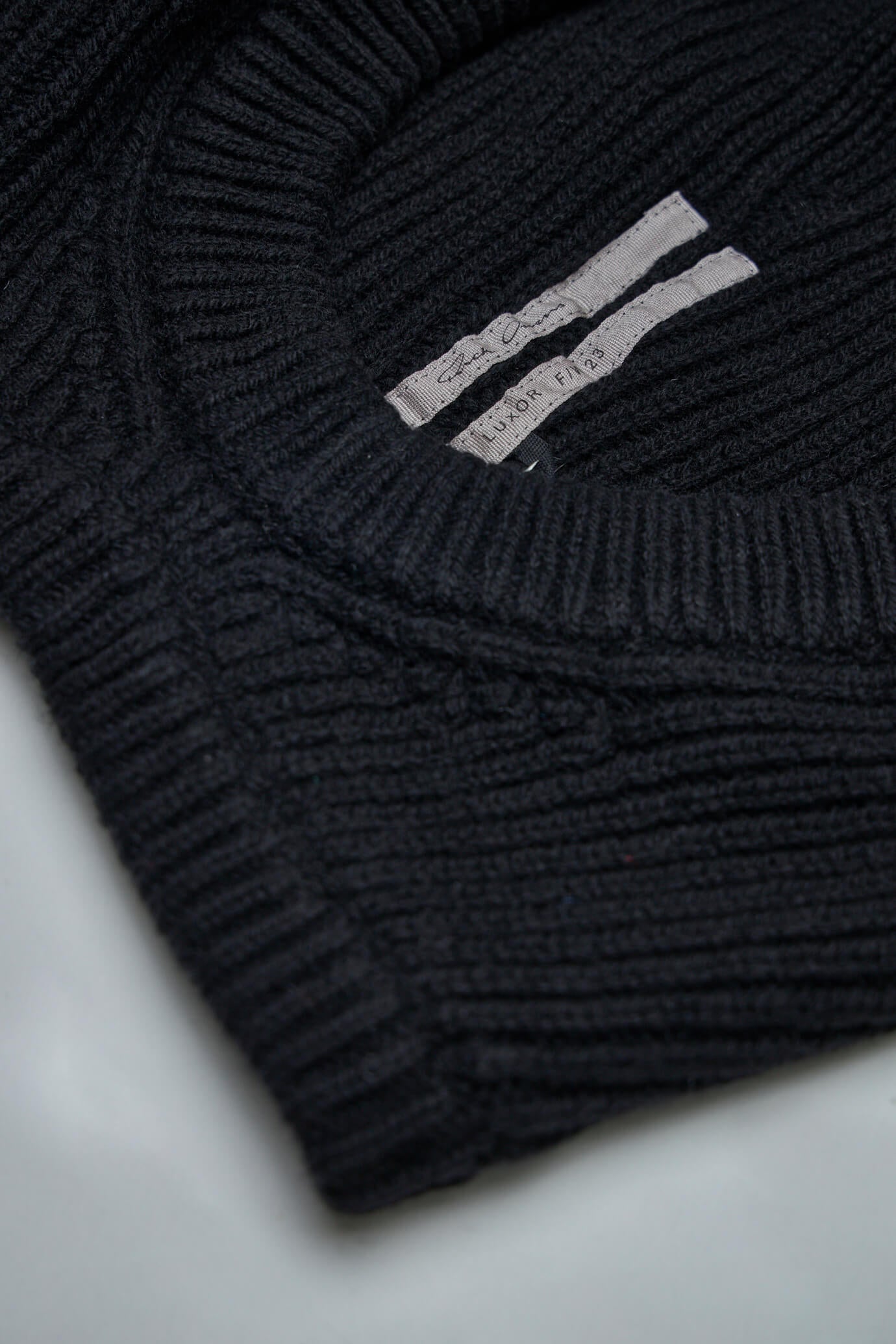 Knitted Cashmere Hood black