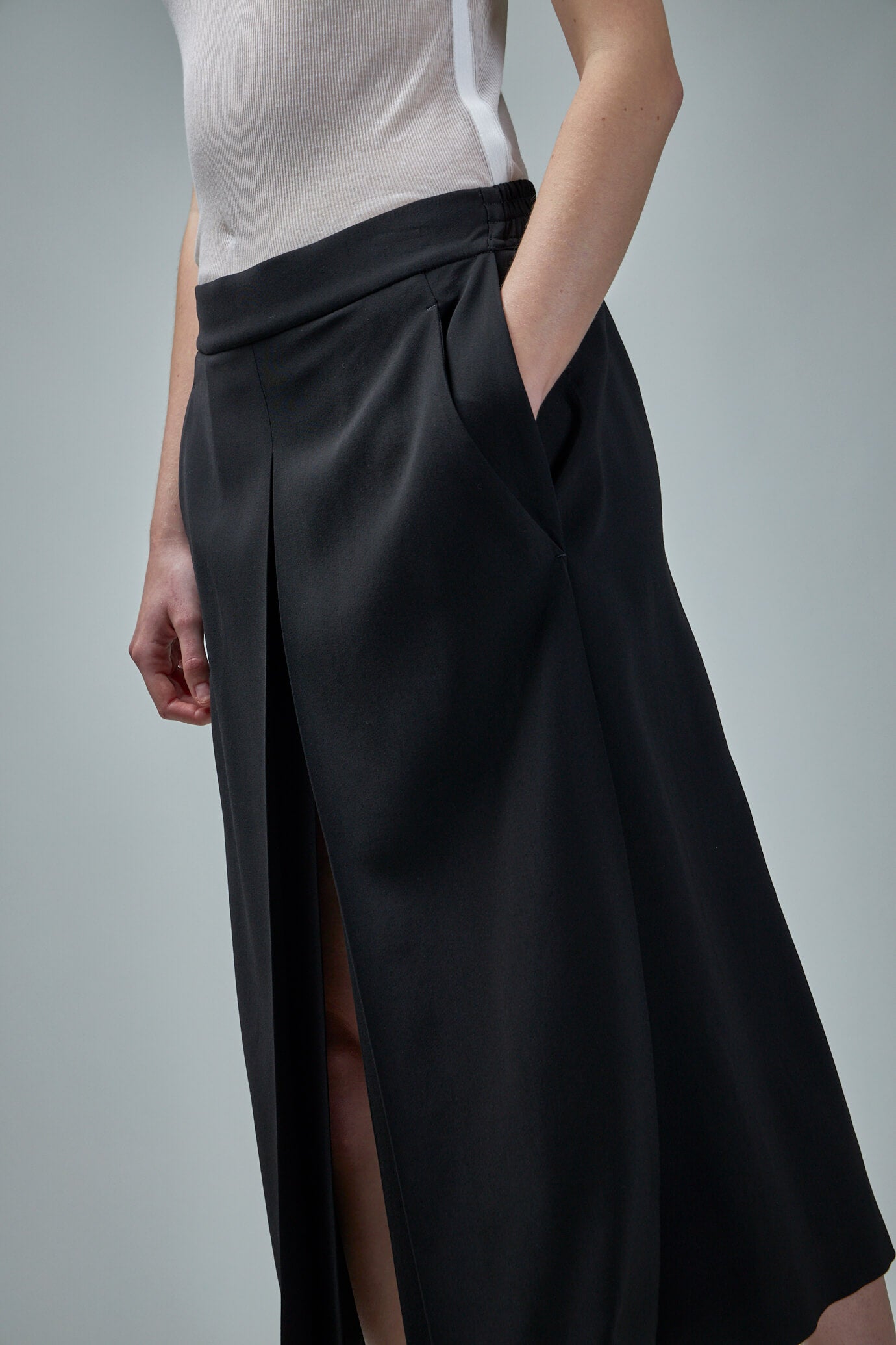 Jena Box Pleat Skirt With Double Side Pockets