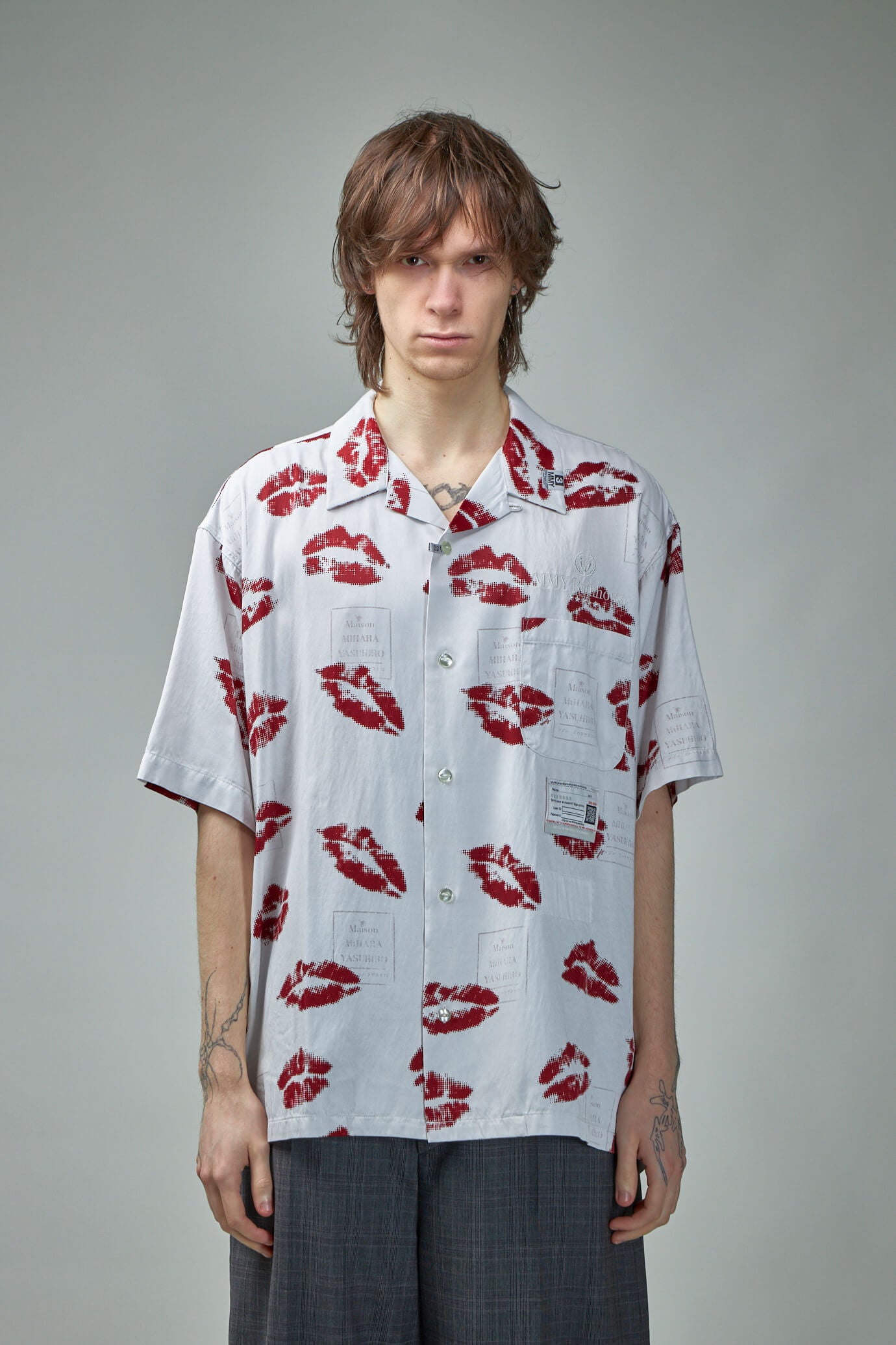 Maison Mihara Yasuhiro Kiss Printes S/S Shirts white – LABELS