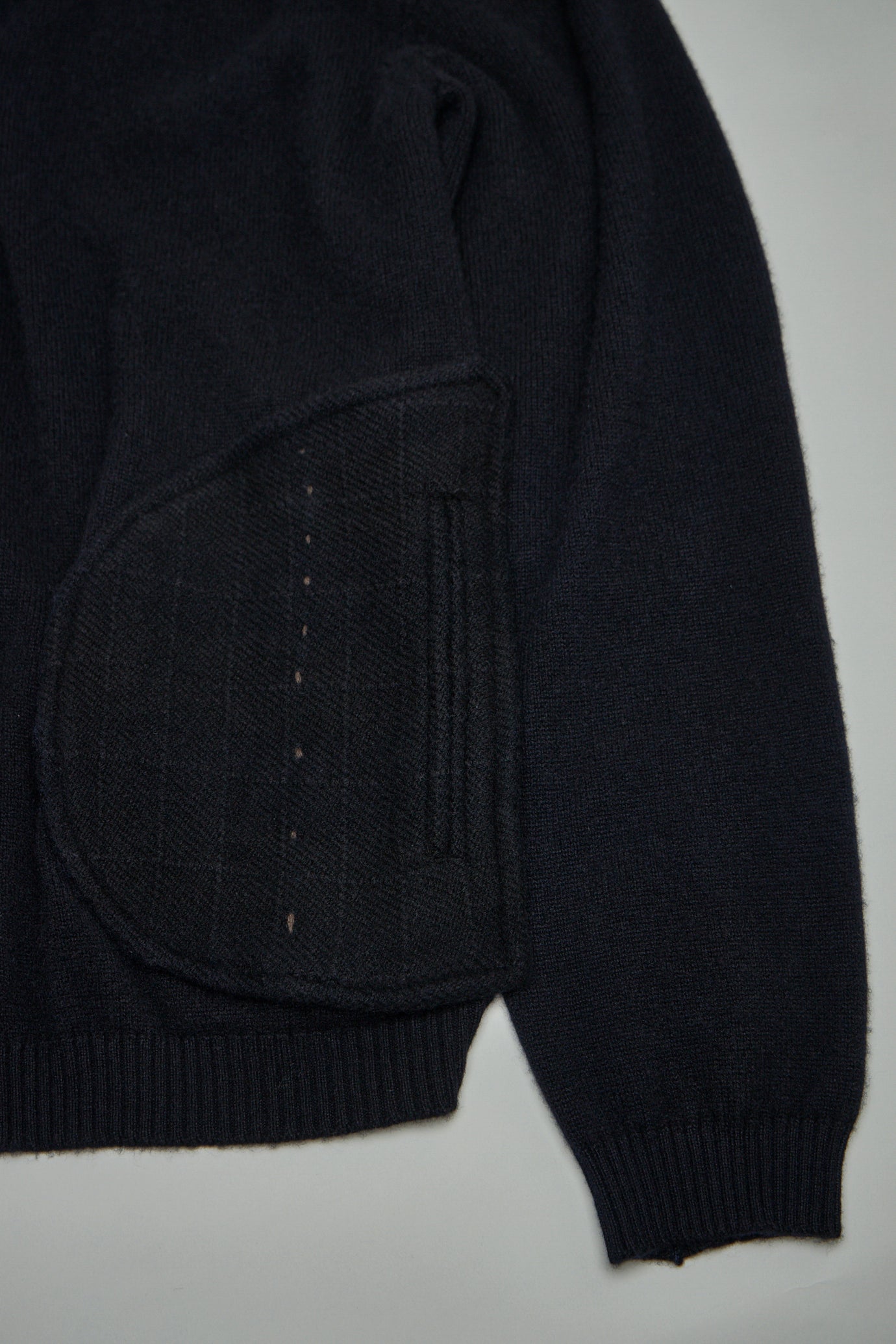 EV8K06 Handmade 8 Button-Front V-Neck Cardigan Sweater