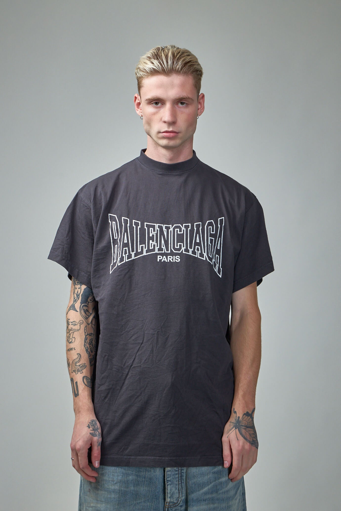 Balenciaga oversized logo t shirt best sale