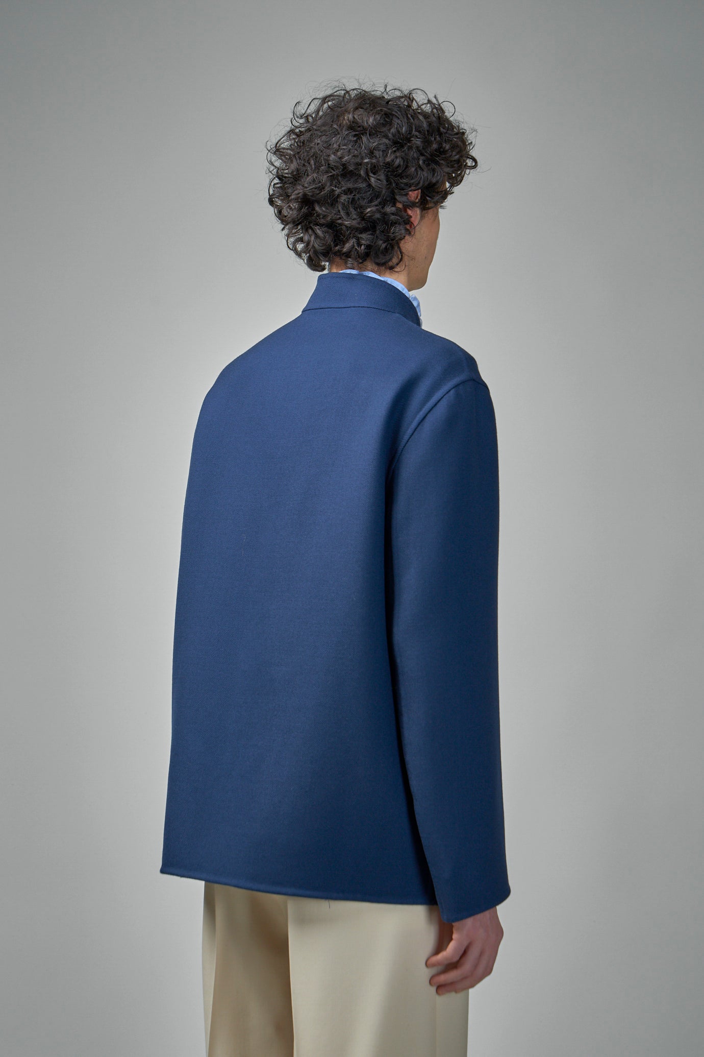 Doppelte Wolljacke mit Stehkragen