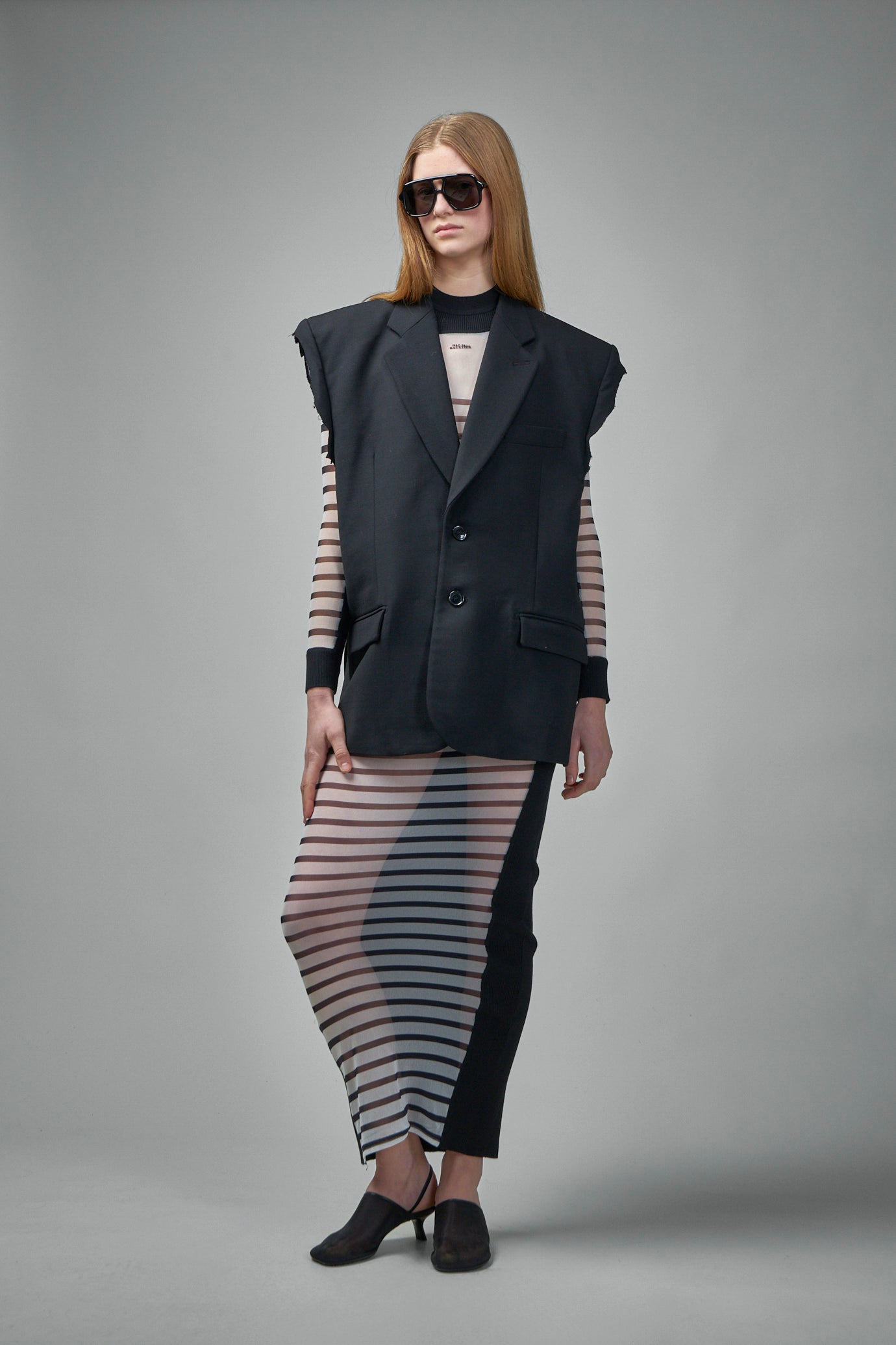 Das lange Marinière-Kleid aus zwei Materialien