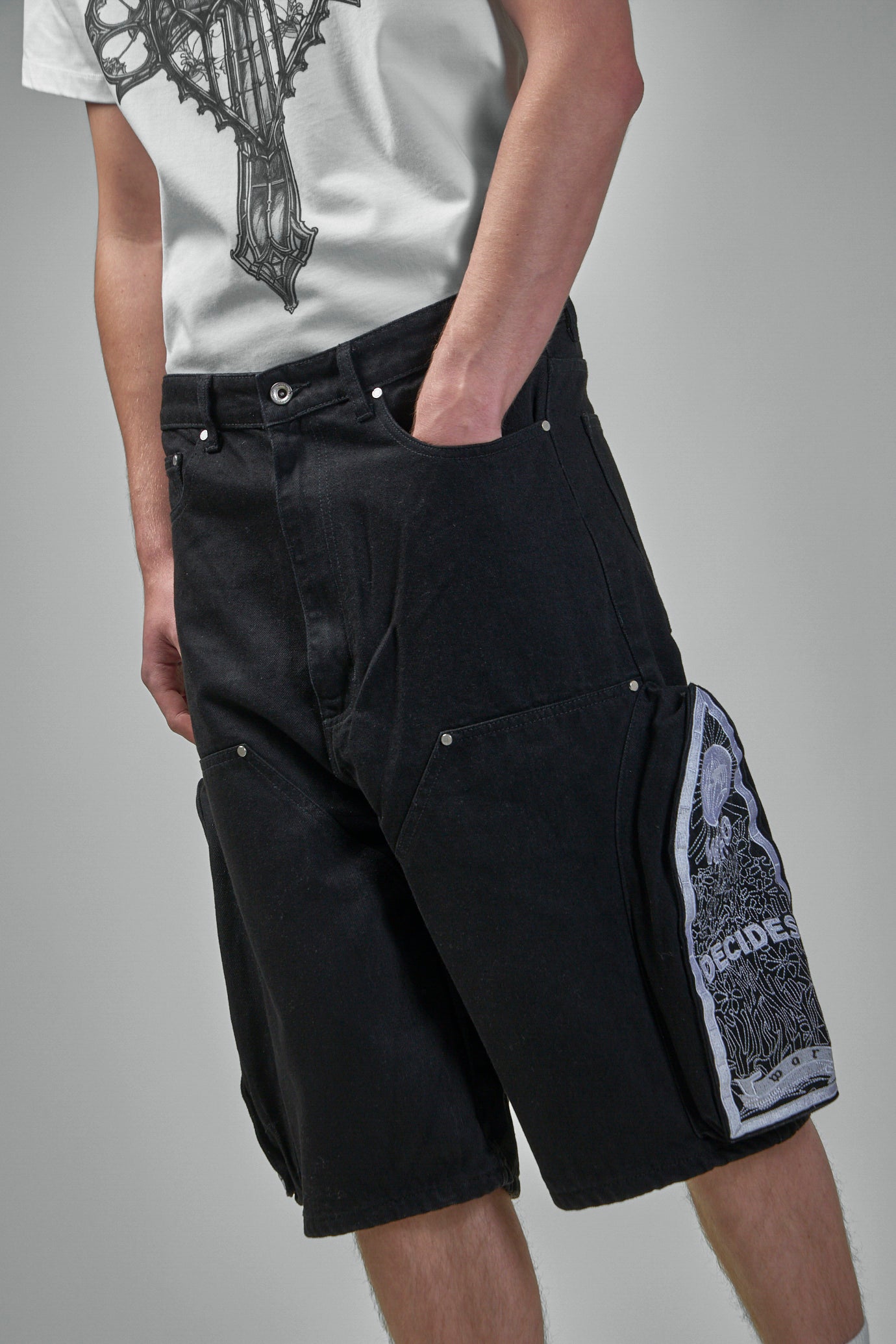 Side Embroidery Short