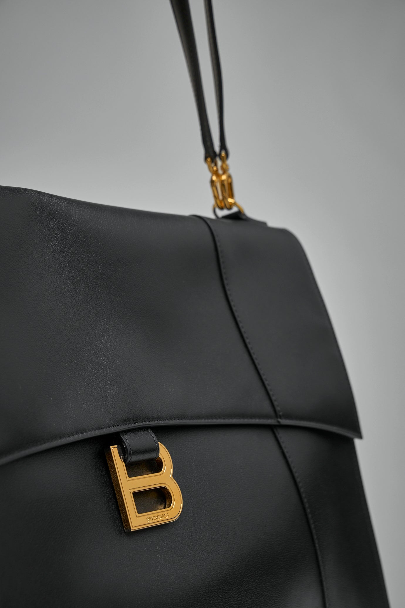 Hourglass Soft Large Handbag