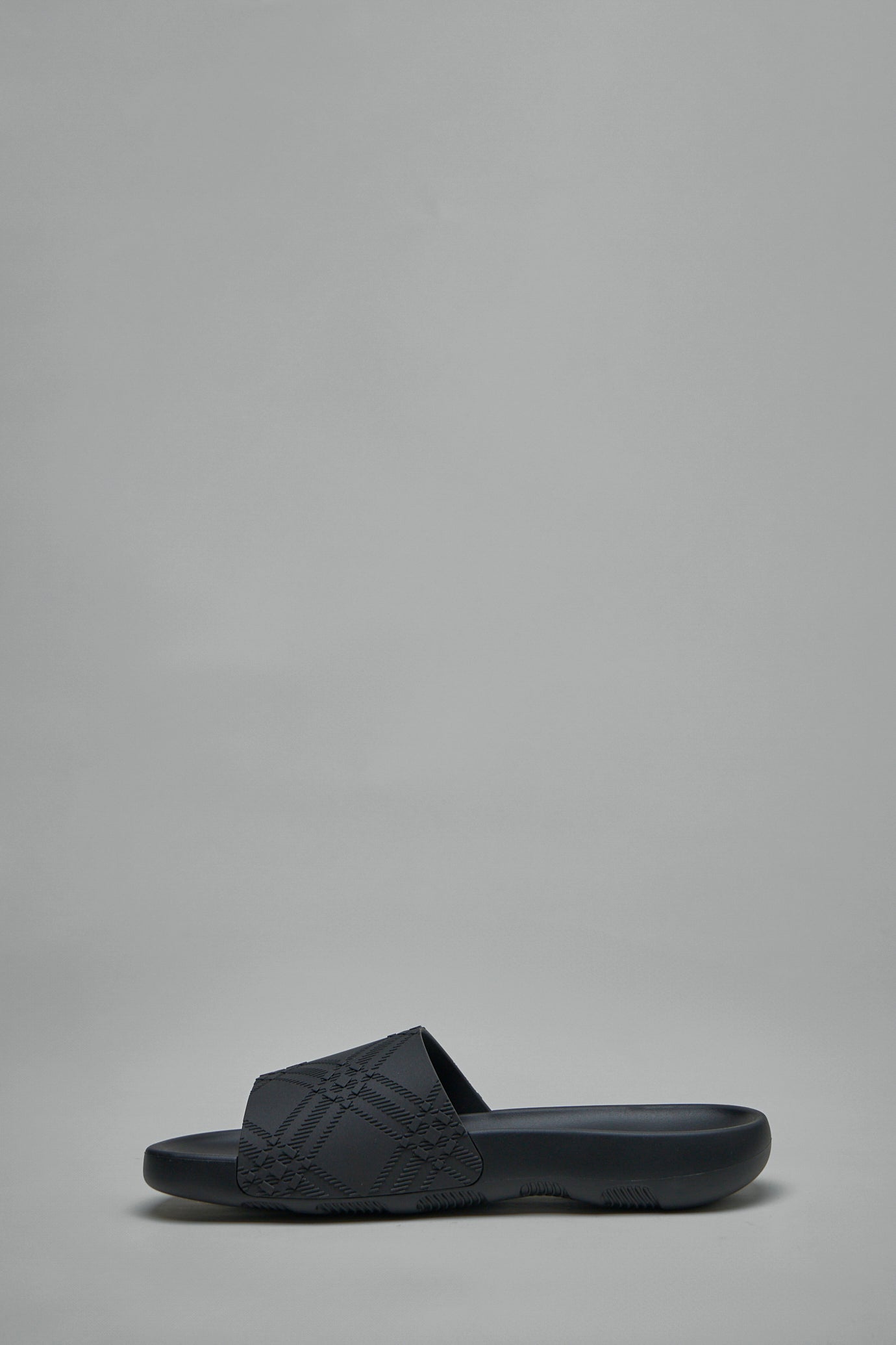Embossed Check Dive Slides