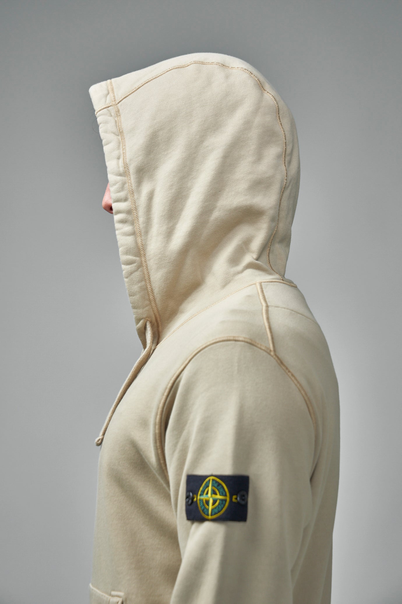 Kapuzenpullover mit Reißverschluss und Kompass