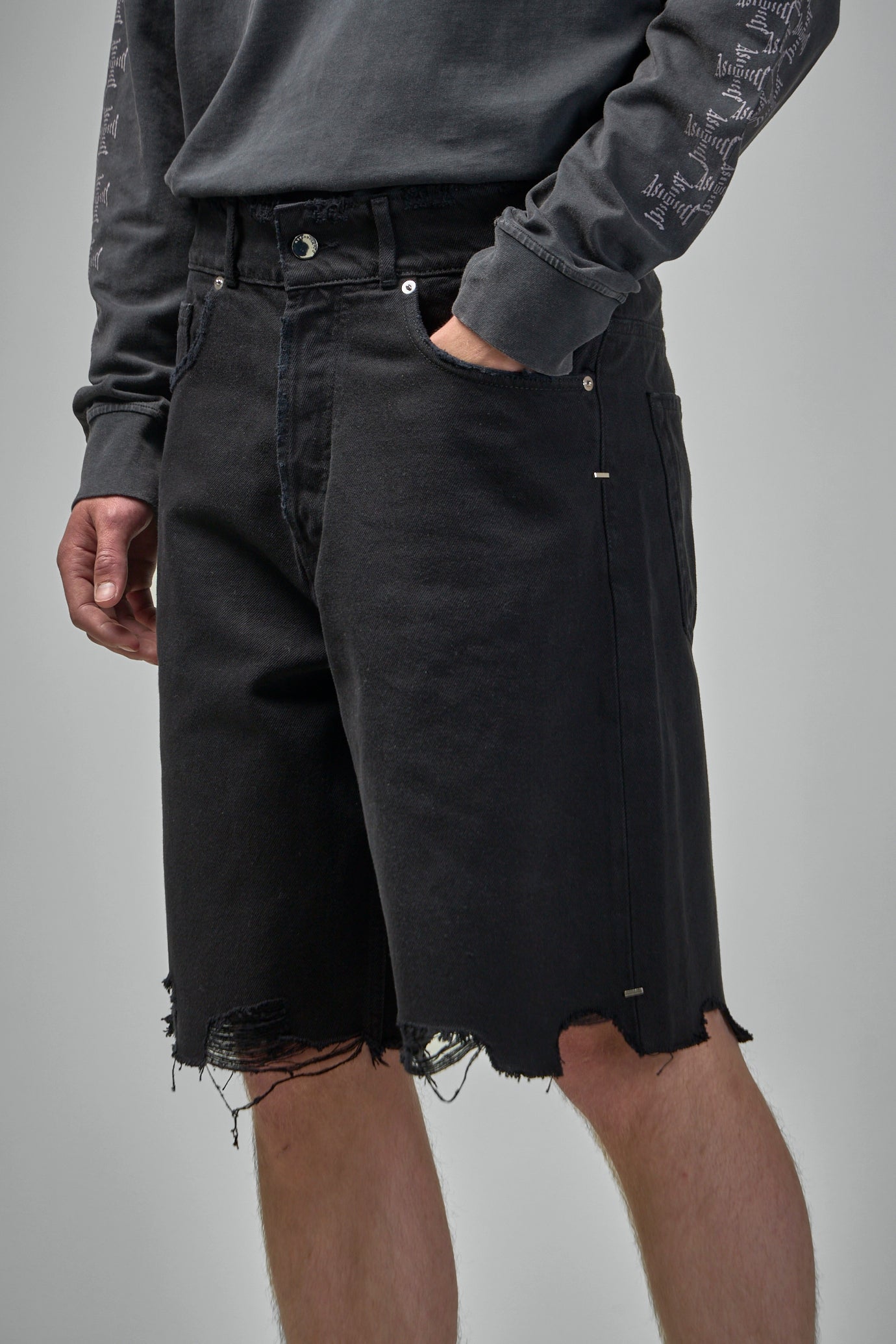 Frayed Baggy Denim Shorts