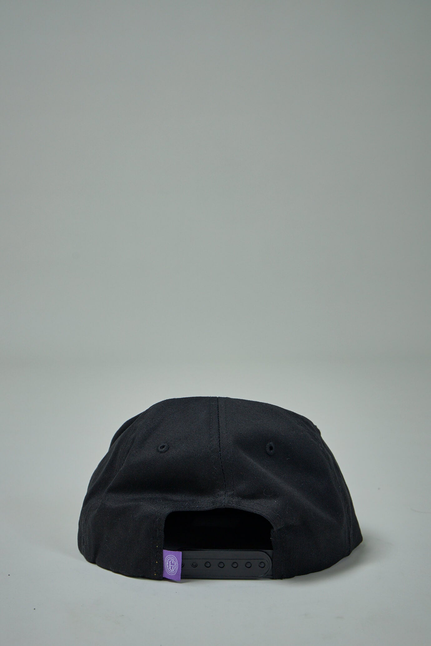 Chateau Josue Resort Cap, black