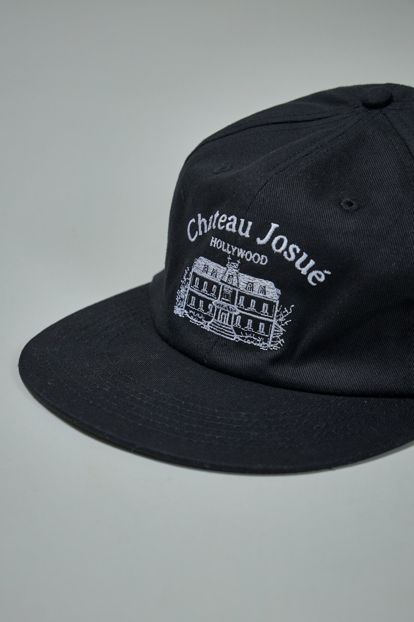 Chateau Josue Resort Cap, black