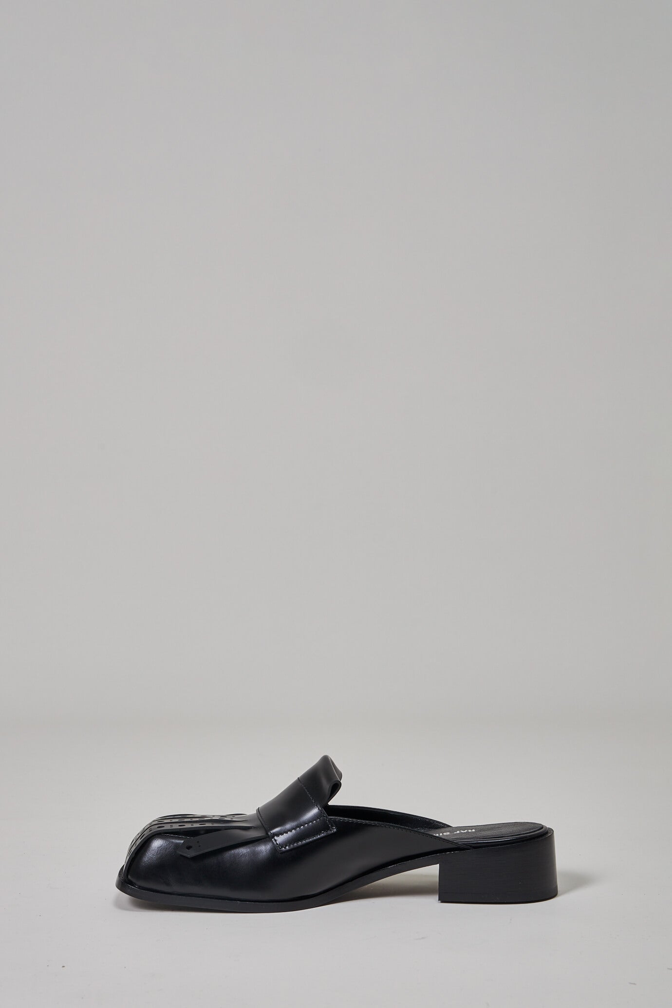 Brogues Loafer Mules with Fringes, black