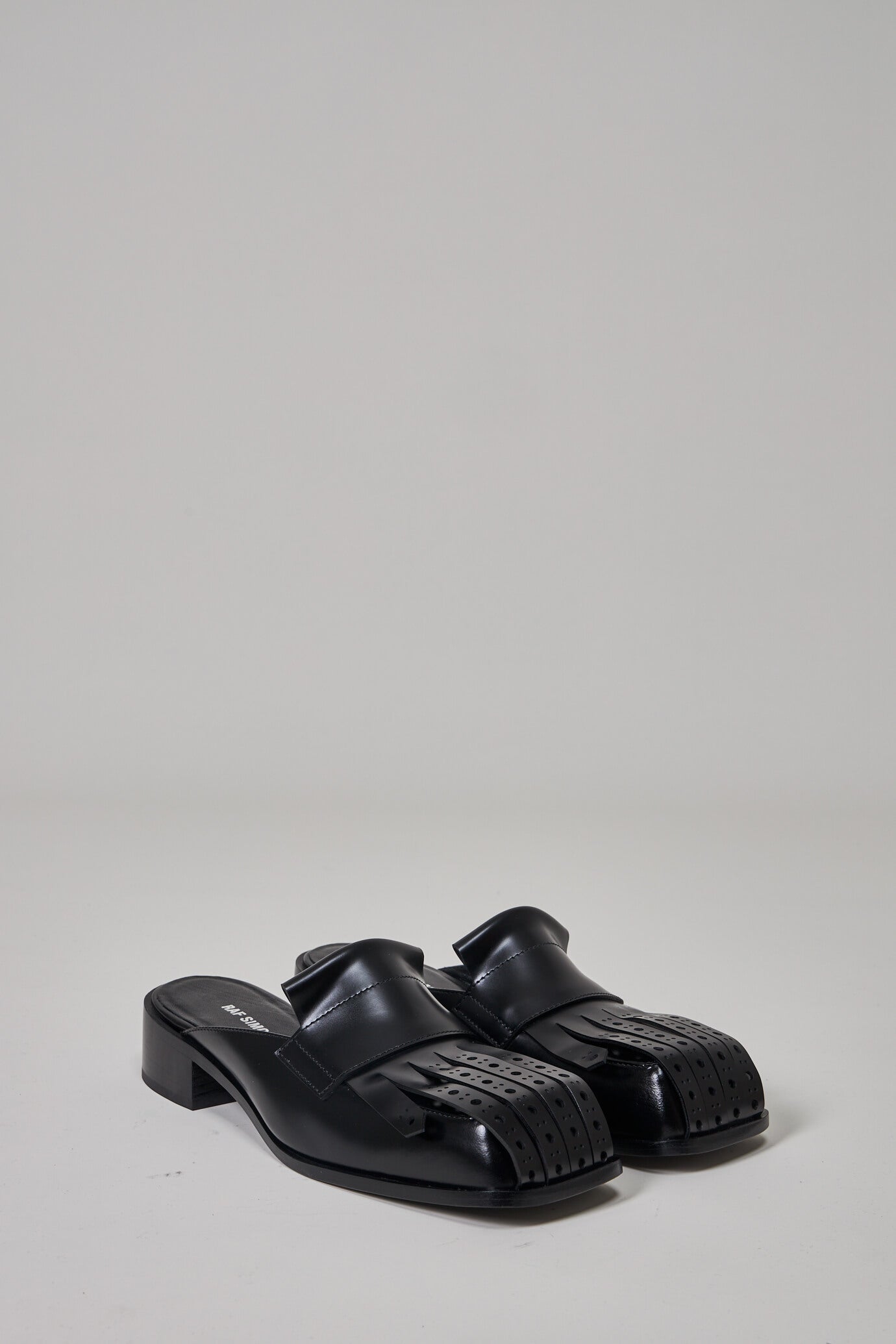 Brogues Loafer Mules with Fringes, black