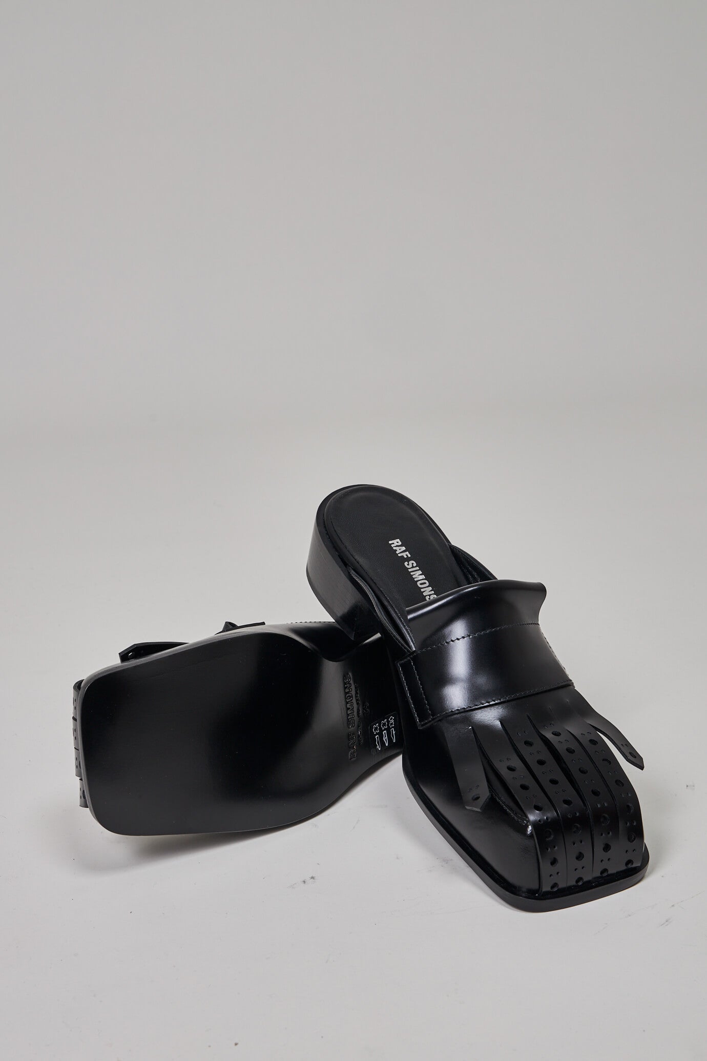 Brogues Loafer Mules with Fringes, black