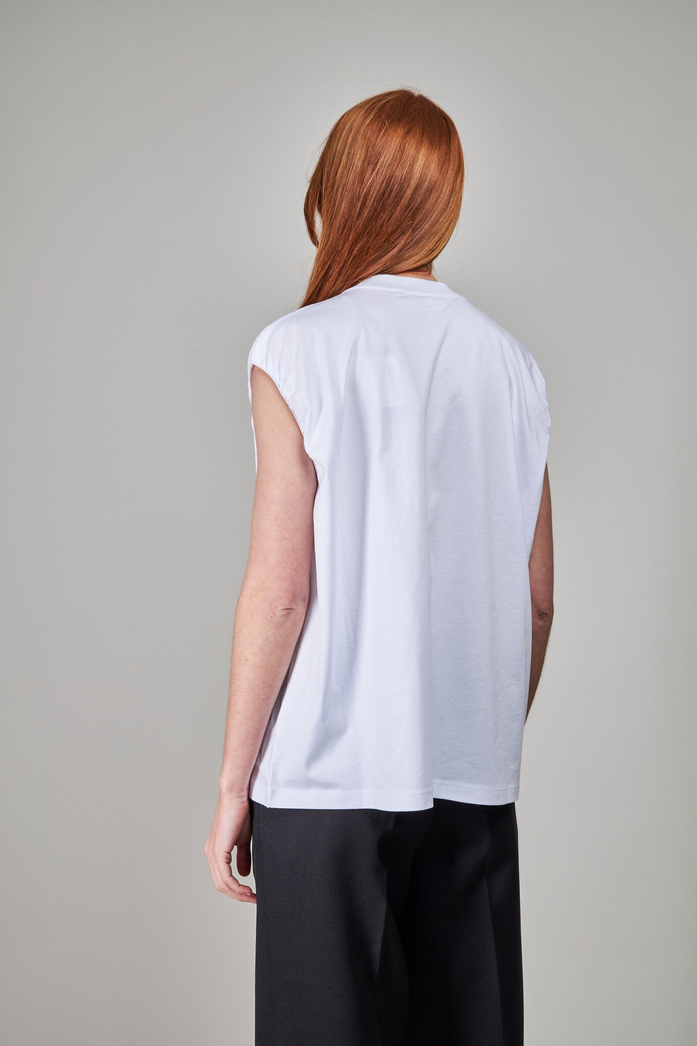 Sleeveless T-shirt with Elastics and Label, white