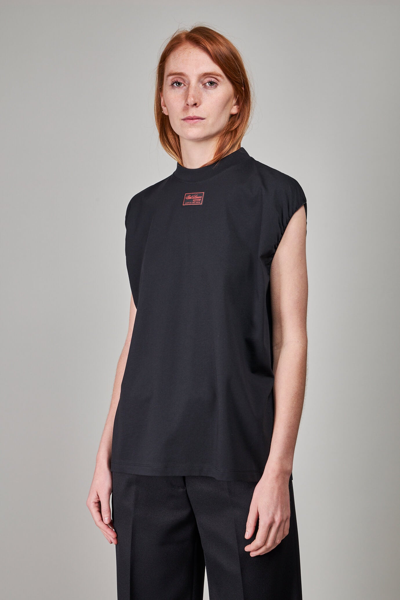 Sleeveless T-shirt with Elastics and Label, black