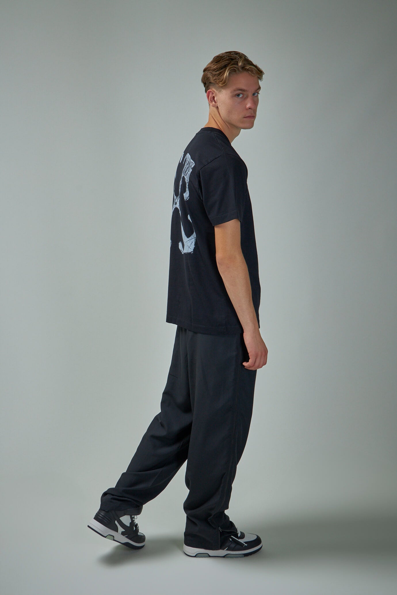 Scratch Arrow Slim Tee
