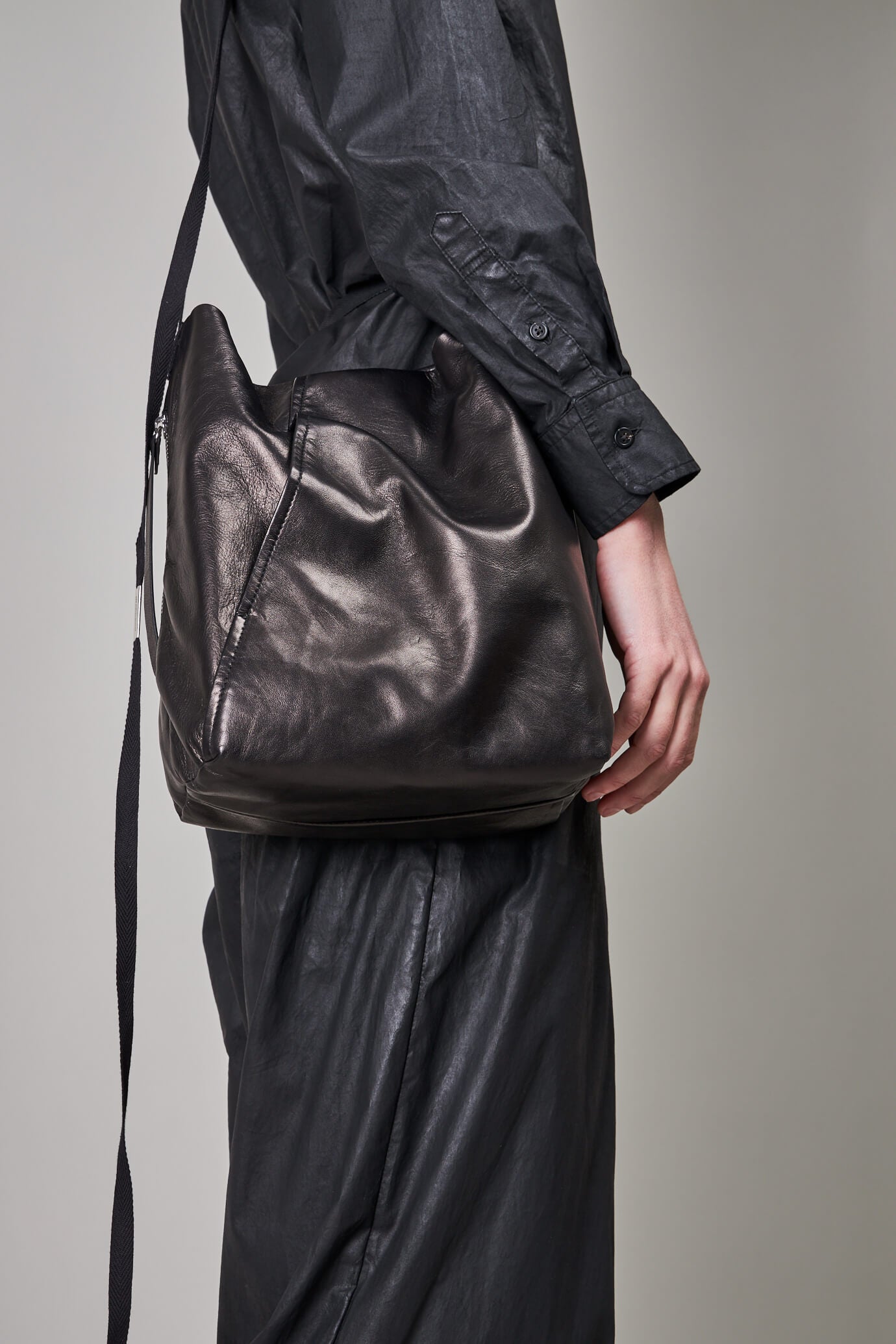 Myra Right Hand side Pocket Bag, black