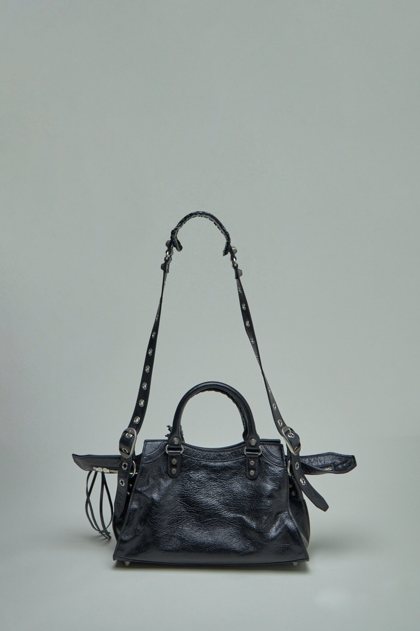 Women's Neo Cagole City Small Handbag in Black