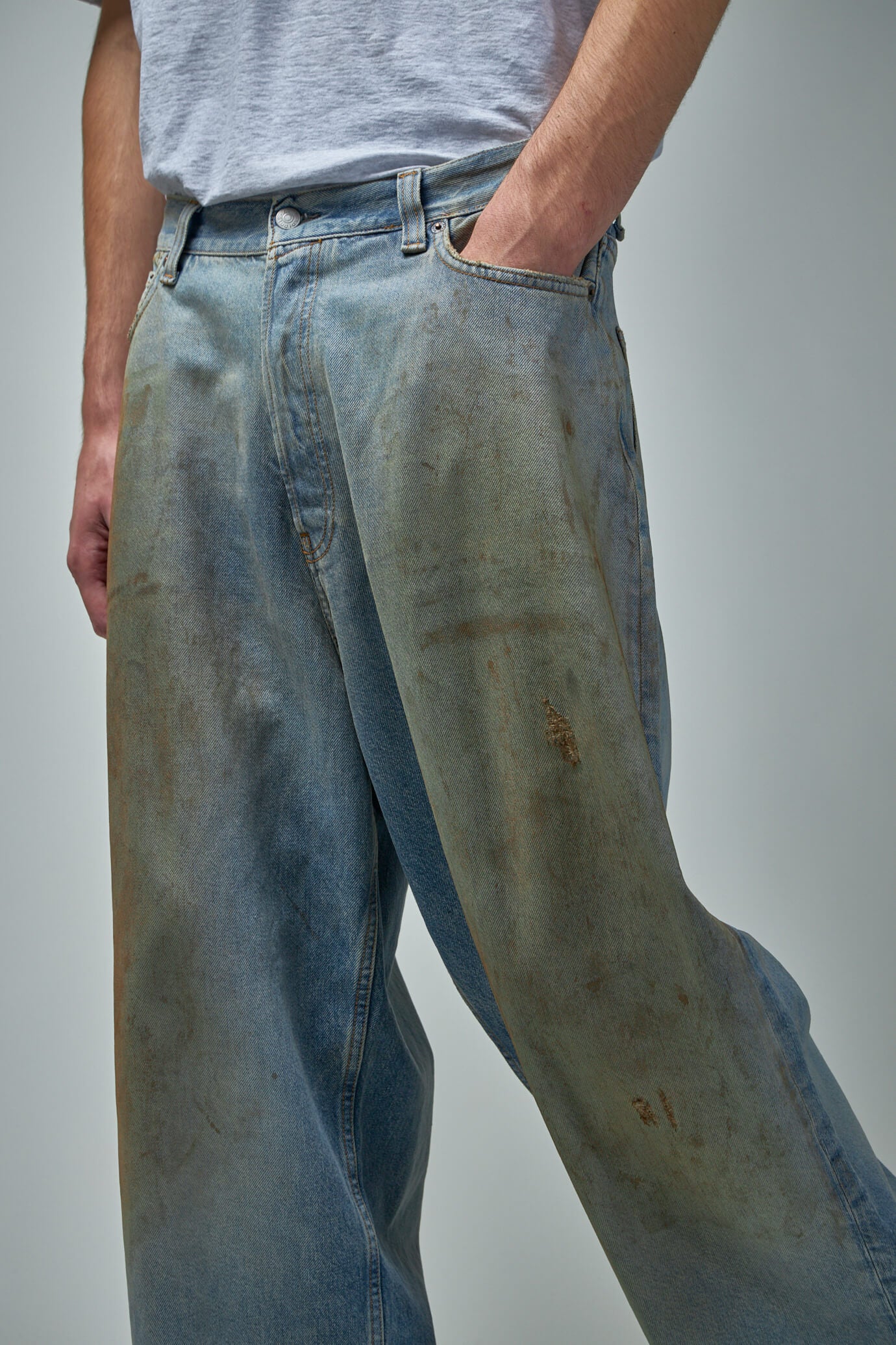 Acne Studios Loose Fit Damage Jeans - デニム