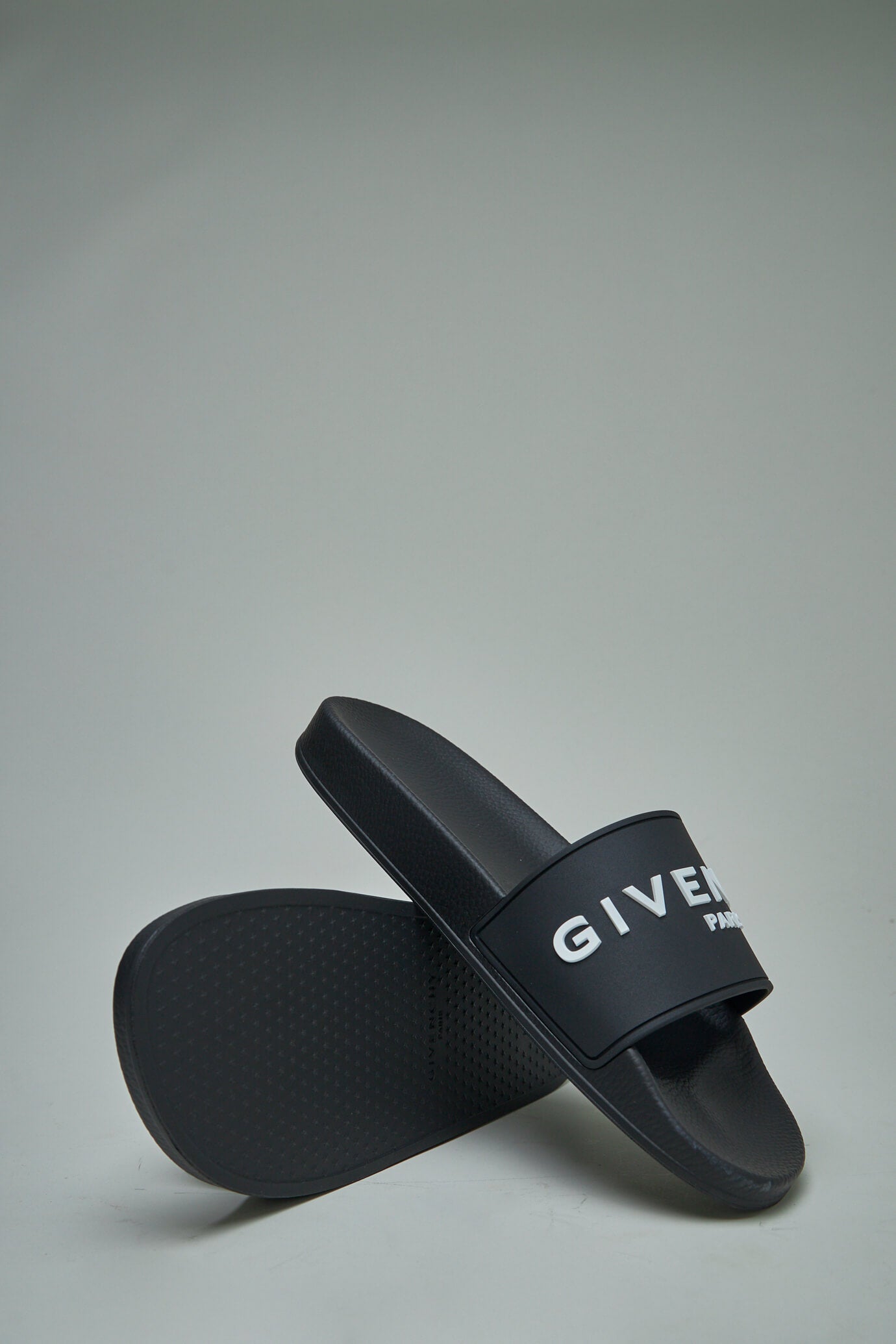 Women's Marshmallow wedge sandals in rubber | GIVENCHY | 24S