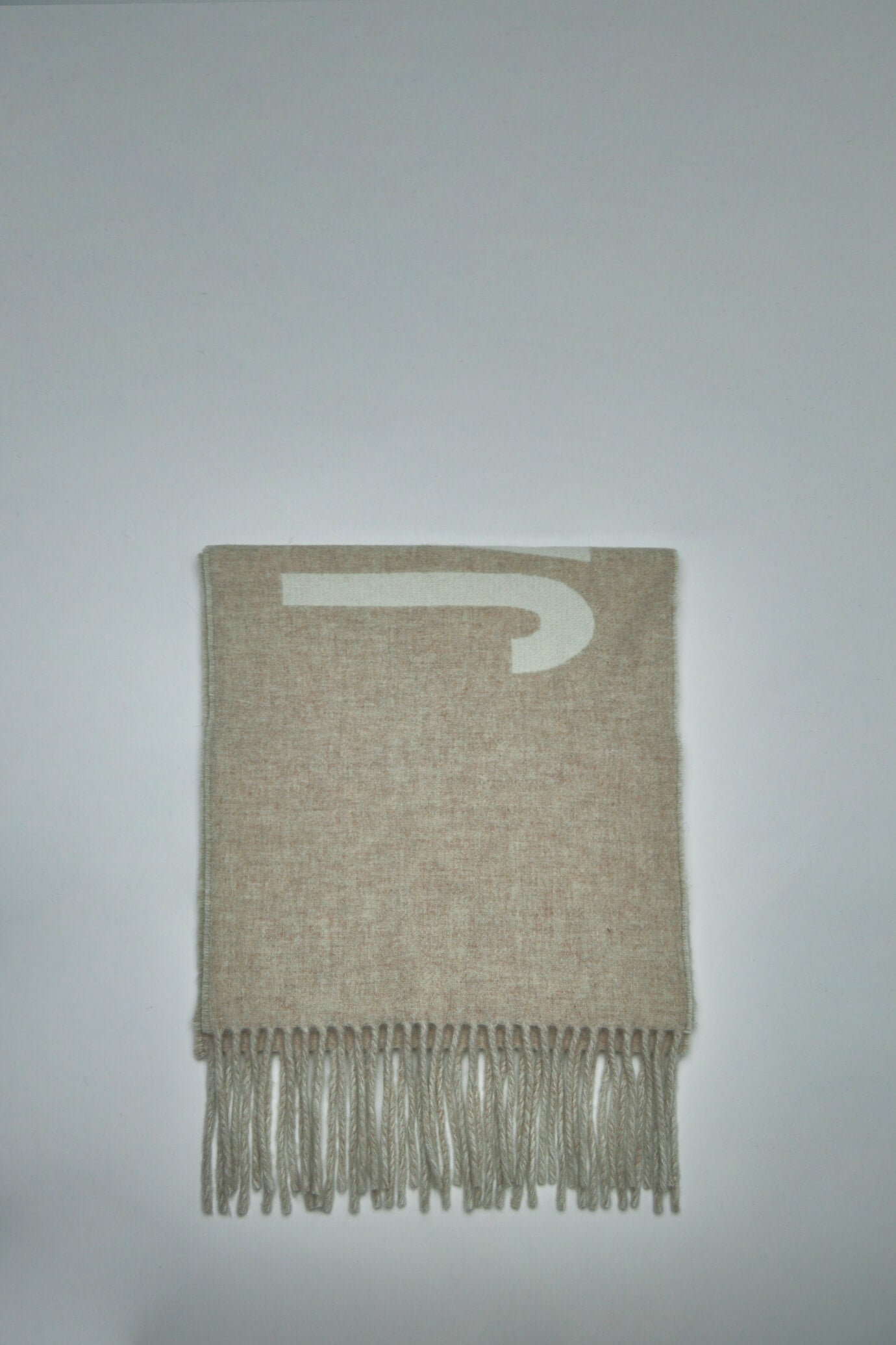 L´echarpe Jacquemus