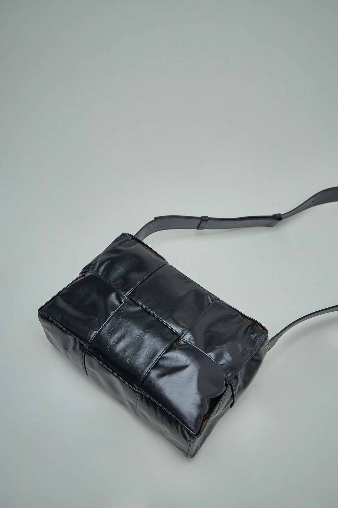 Bottega Veneta | Mini Cassette Leather Camera Bag | Green Tu