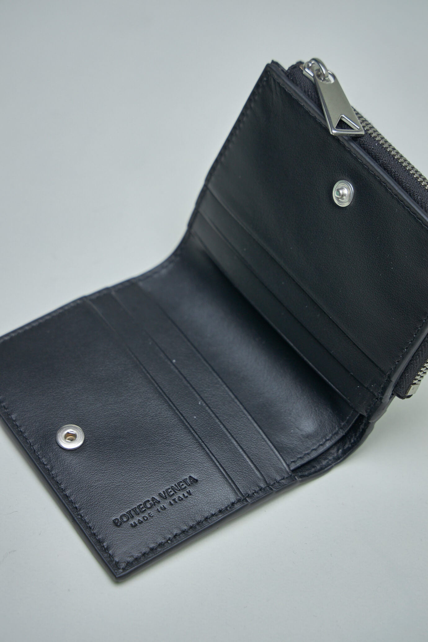 Intrecciato Bi-Fold Wallet With Zip