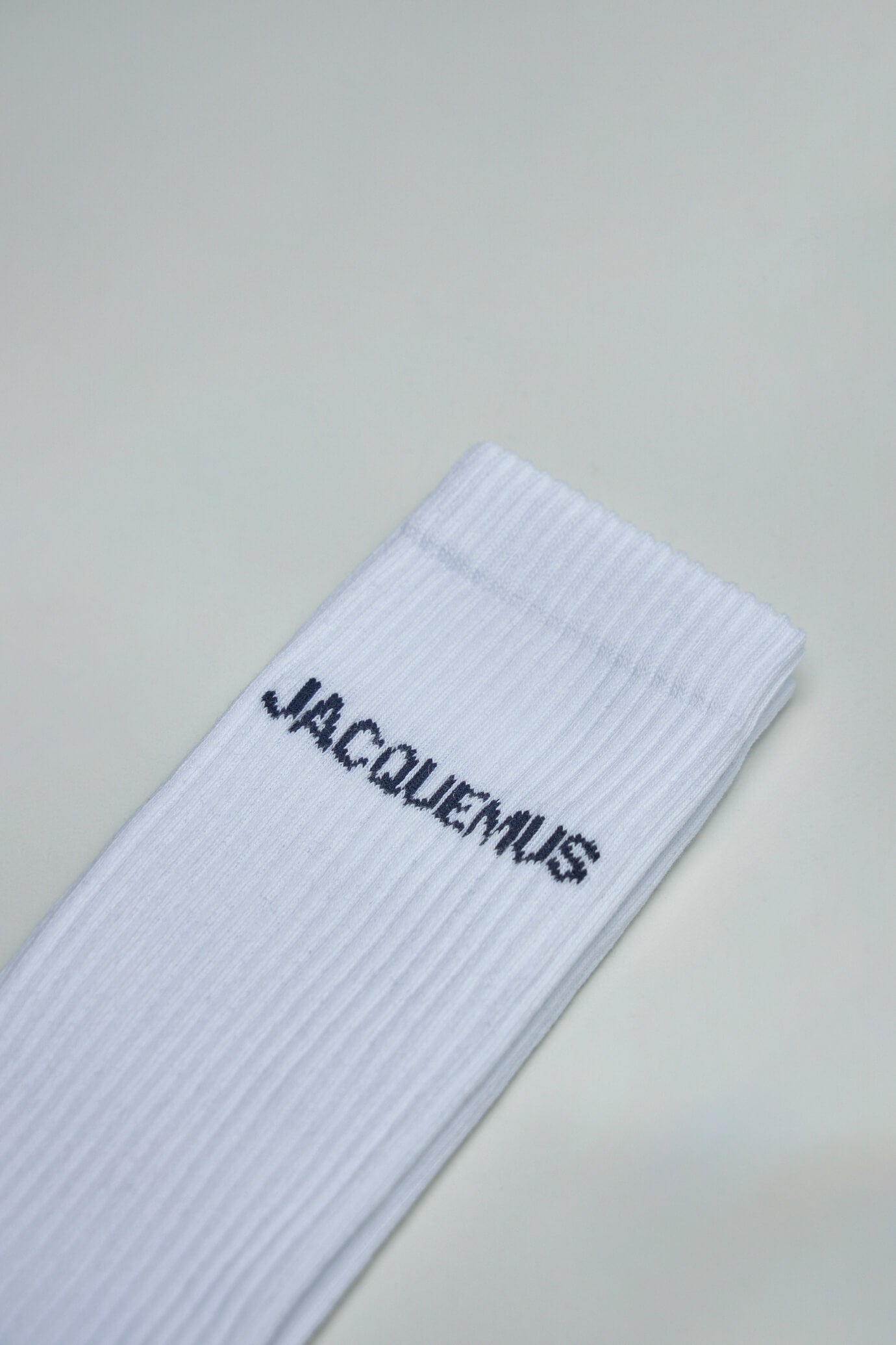 Les Chaussettes Jacquemus