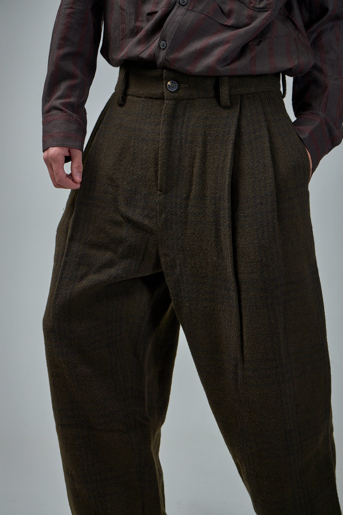 Front Pleats Tapered Trousers