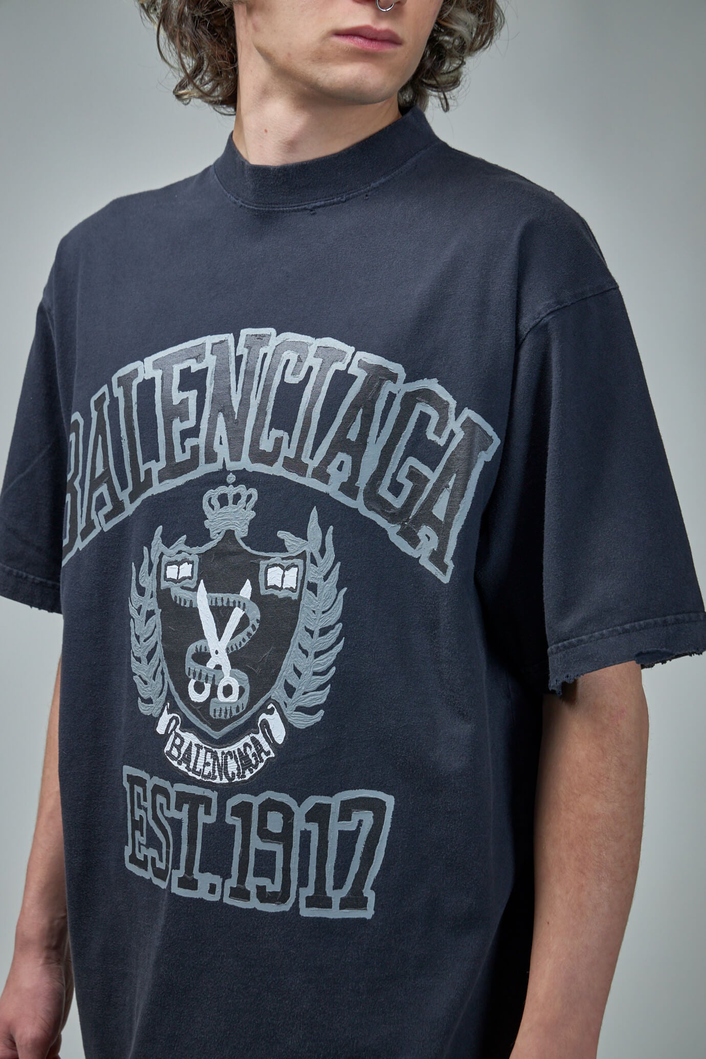 Balenciaga est best sale 1917 t shirt