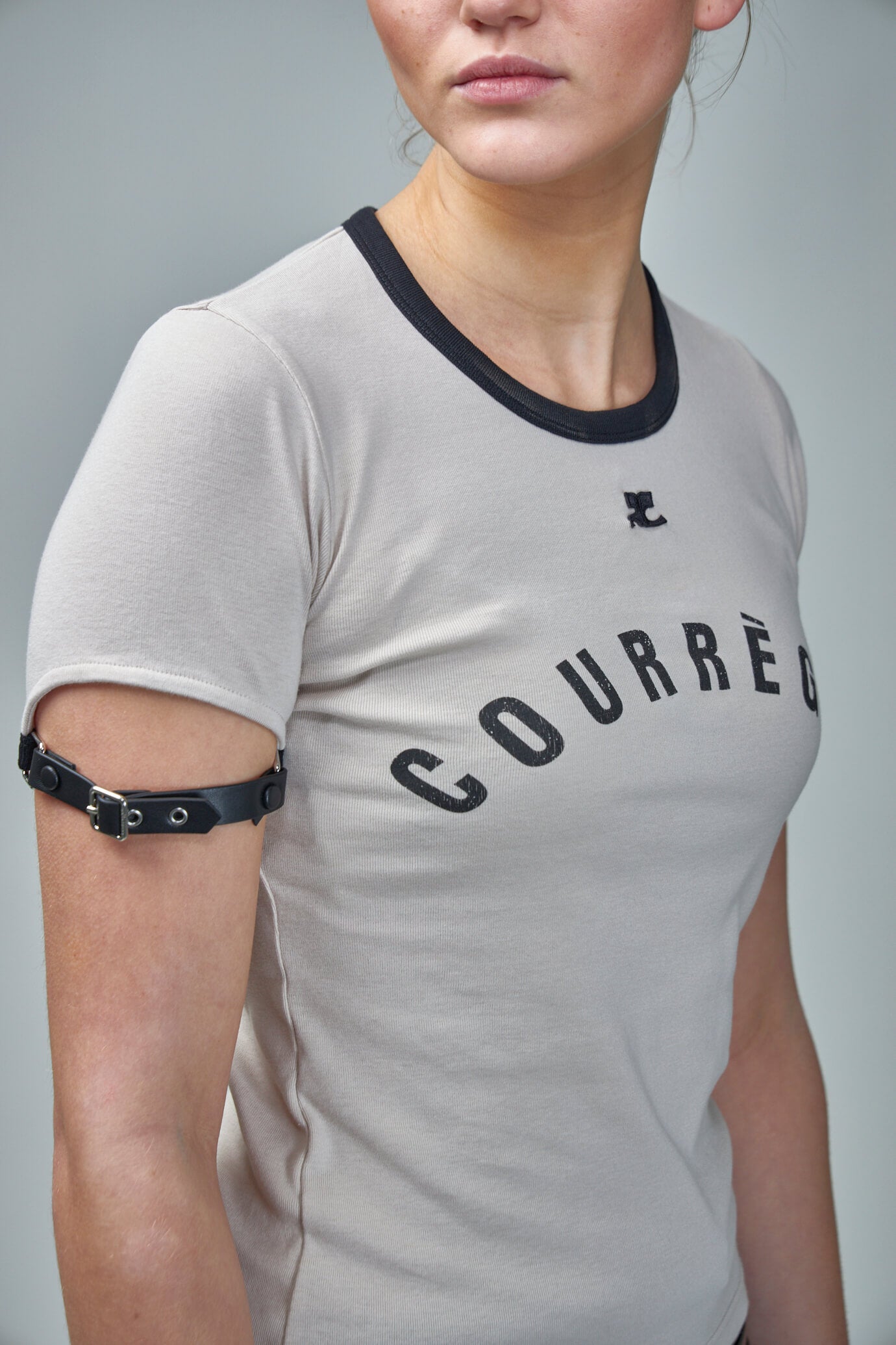 Buckle Contrast Printed T-Shirt