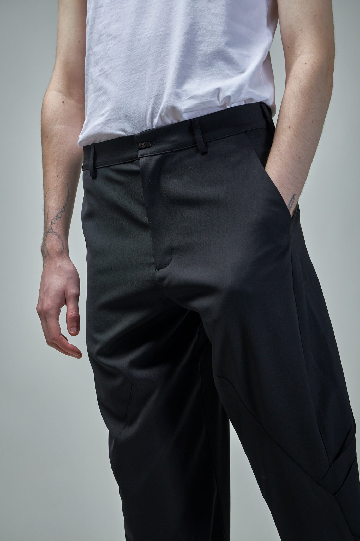 Zara 100% linen darted trousers | Mall of America®