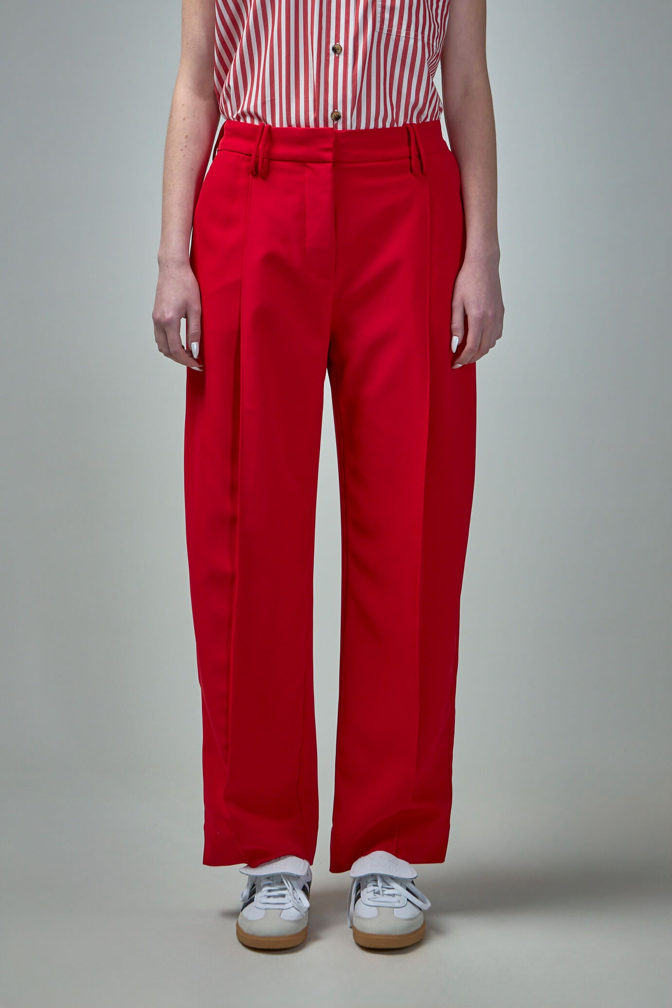 Light Twill Suiting Relaxed Pleated Pants