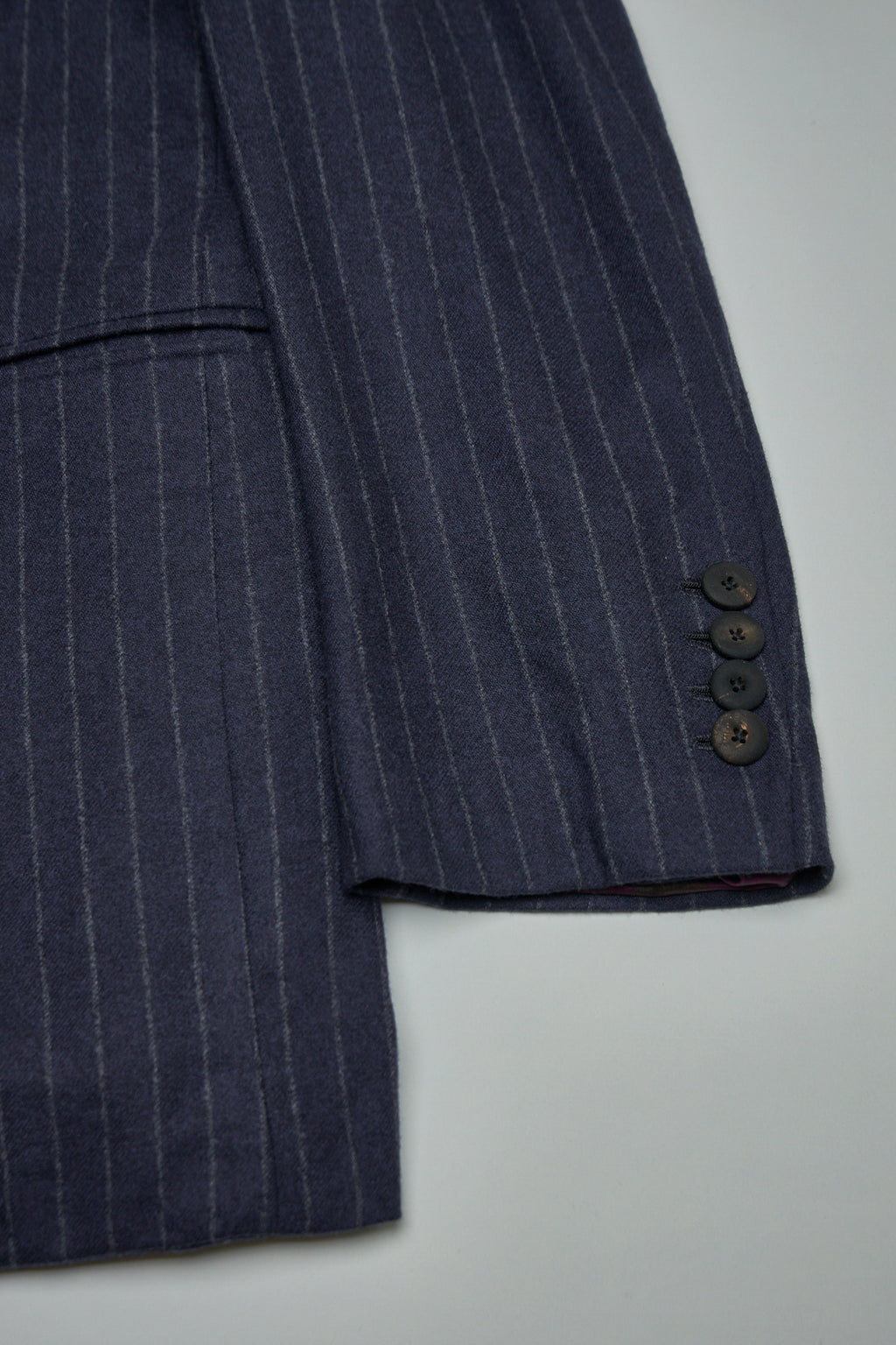 EV8J10 Handgemachte längliche Zweireiher-Jacke mit 6 Knöpfen und doppeltem Schlitz