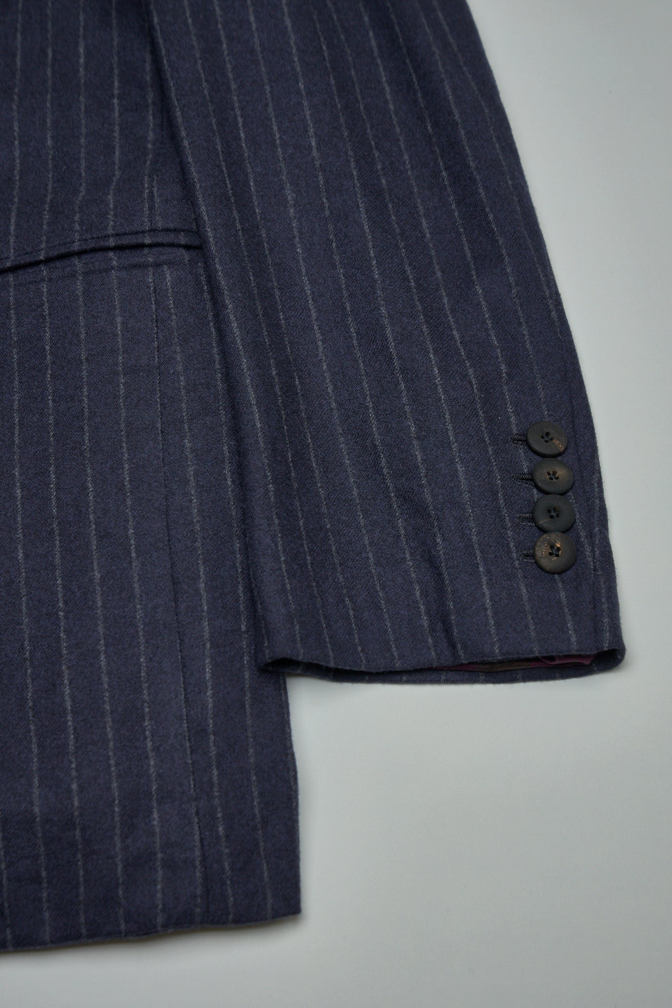 EV8J10 Handgemachte längliche Zweireiher-Jacke mit 6 Knöpfen und doppeltem Schlitz