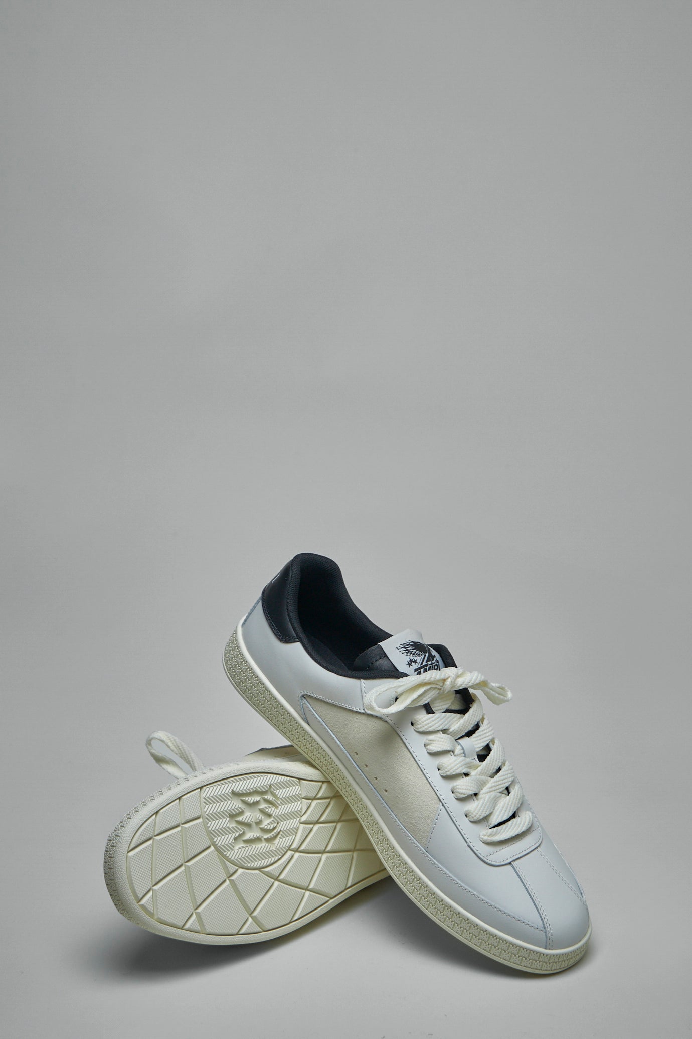Pacific Sneaker